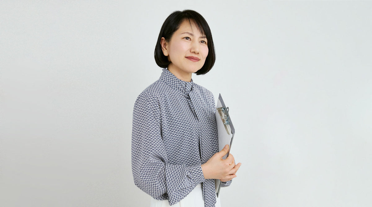 人前に出る時に着たくなる。安心感あるブラウス |同時通訳者 田中慶子さん