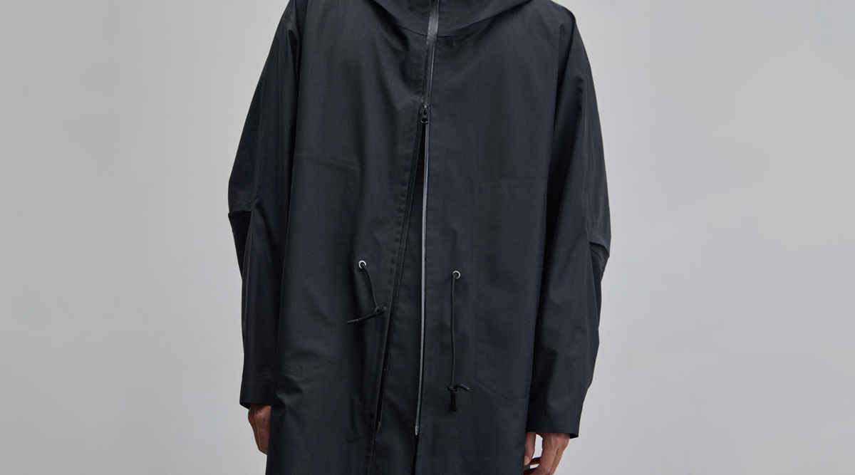 【新作】SOÉJU kに待望の入荷。機能美あふれる「ユーティリティフーデッドコート」