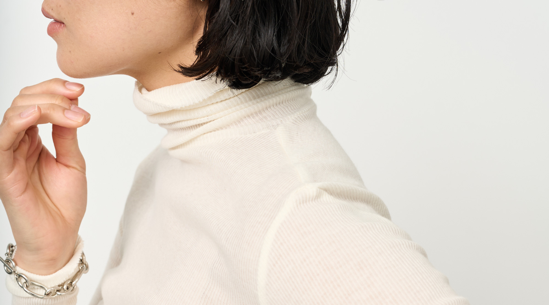 春までずっと活躍。カシミヤ混タールネックカットソーのこだわり 春までずっと活躍。カシミヤ混タールネックカットソーのこだわり