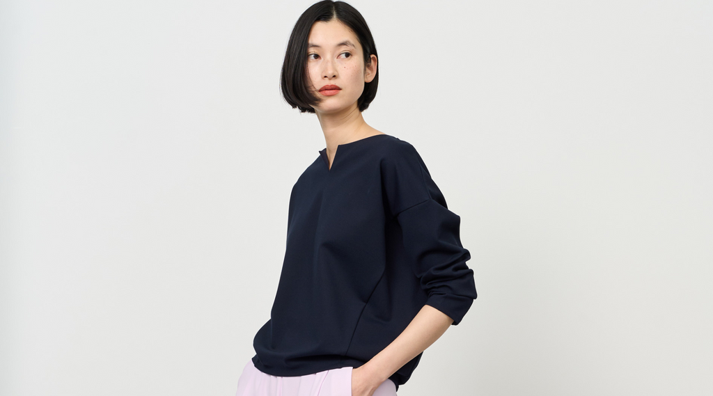 【未使用】ソージュ soejuダブルジャージーキーネックプルオーバー M ダブルジャージーキーネックプルオーバー - SOÉJU online store