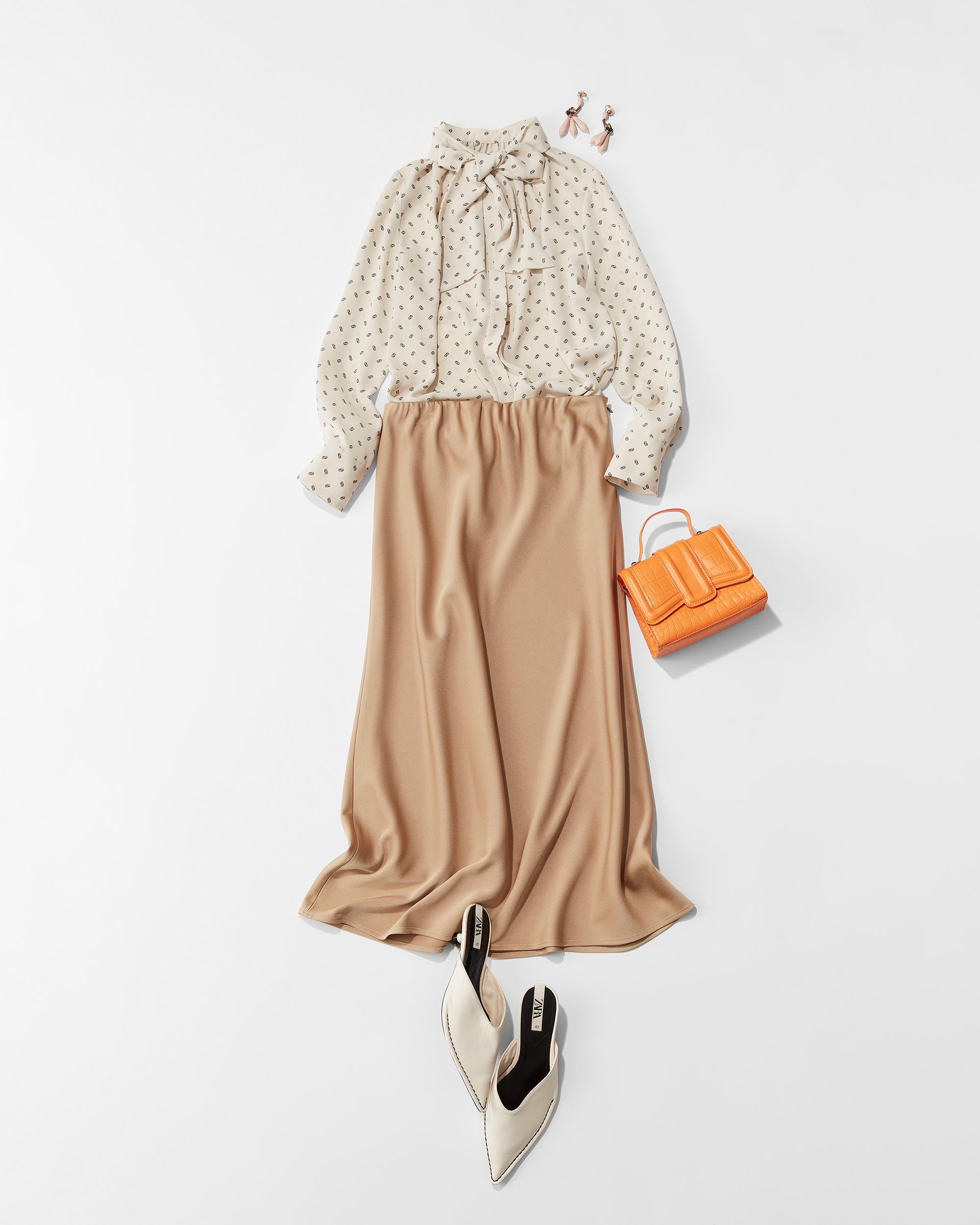 トリアセサテンロングスカート