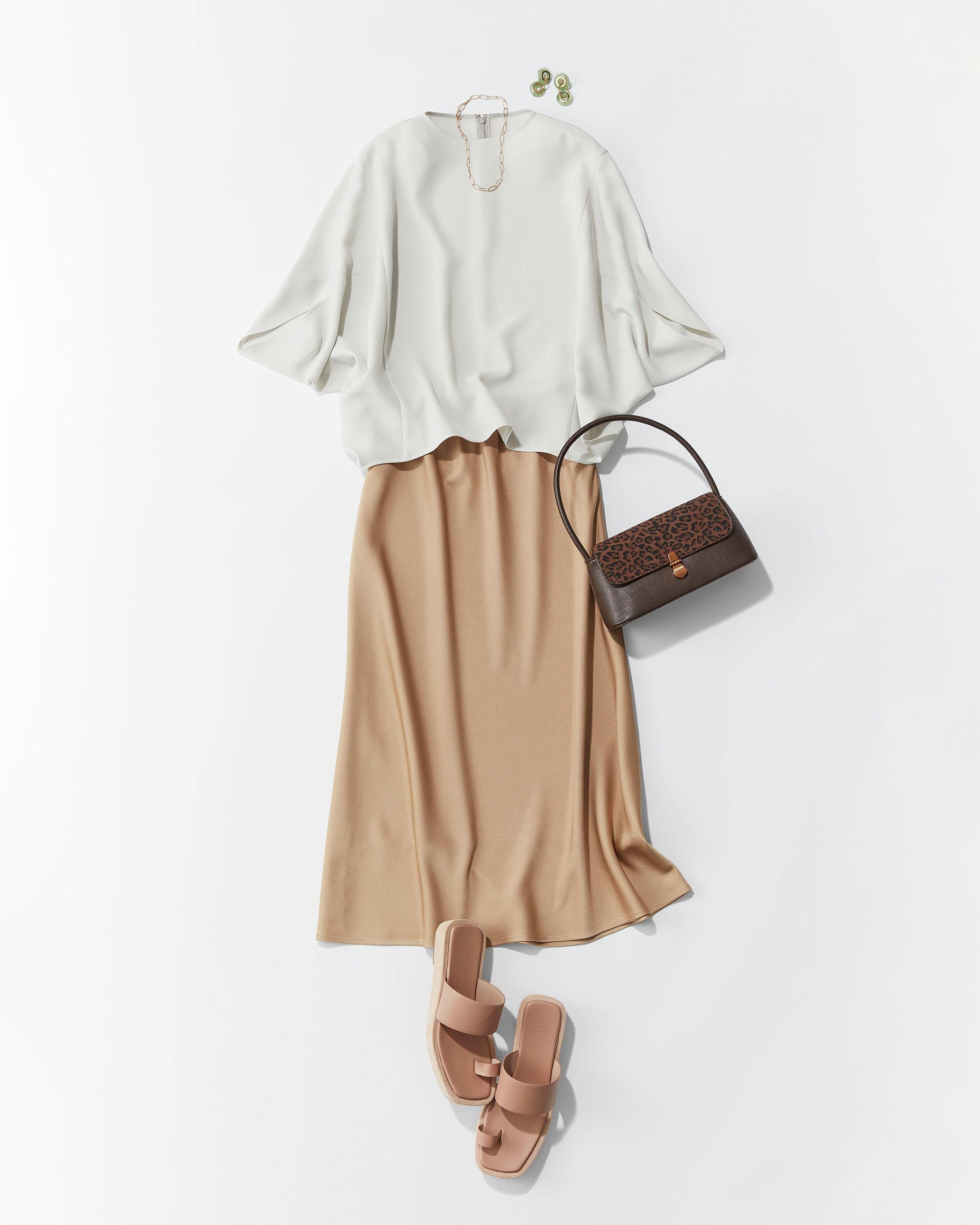 トリアセサテンロングスカート