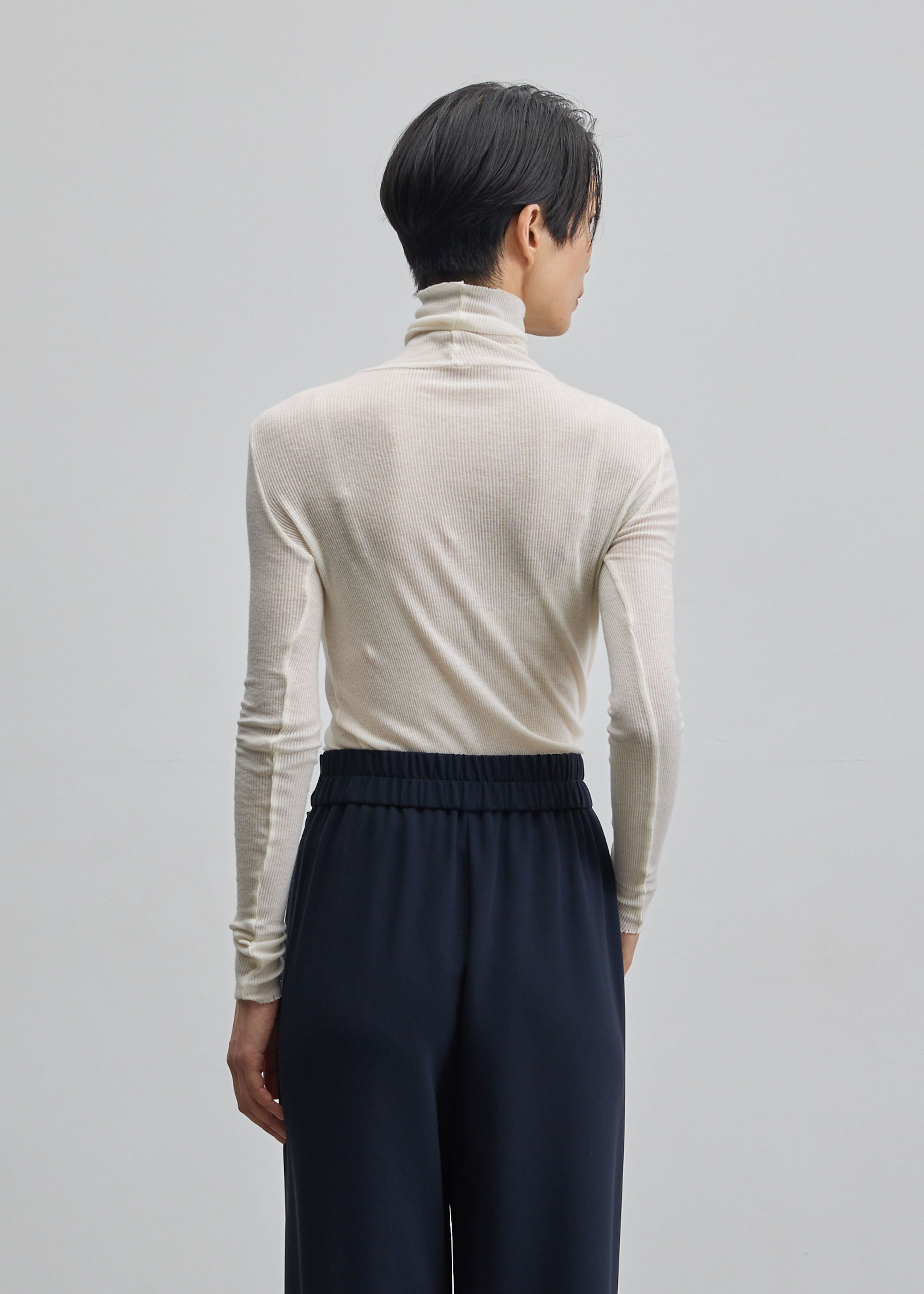 カシミヤ混タートルネックカットソー