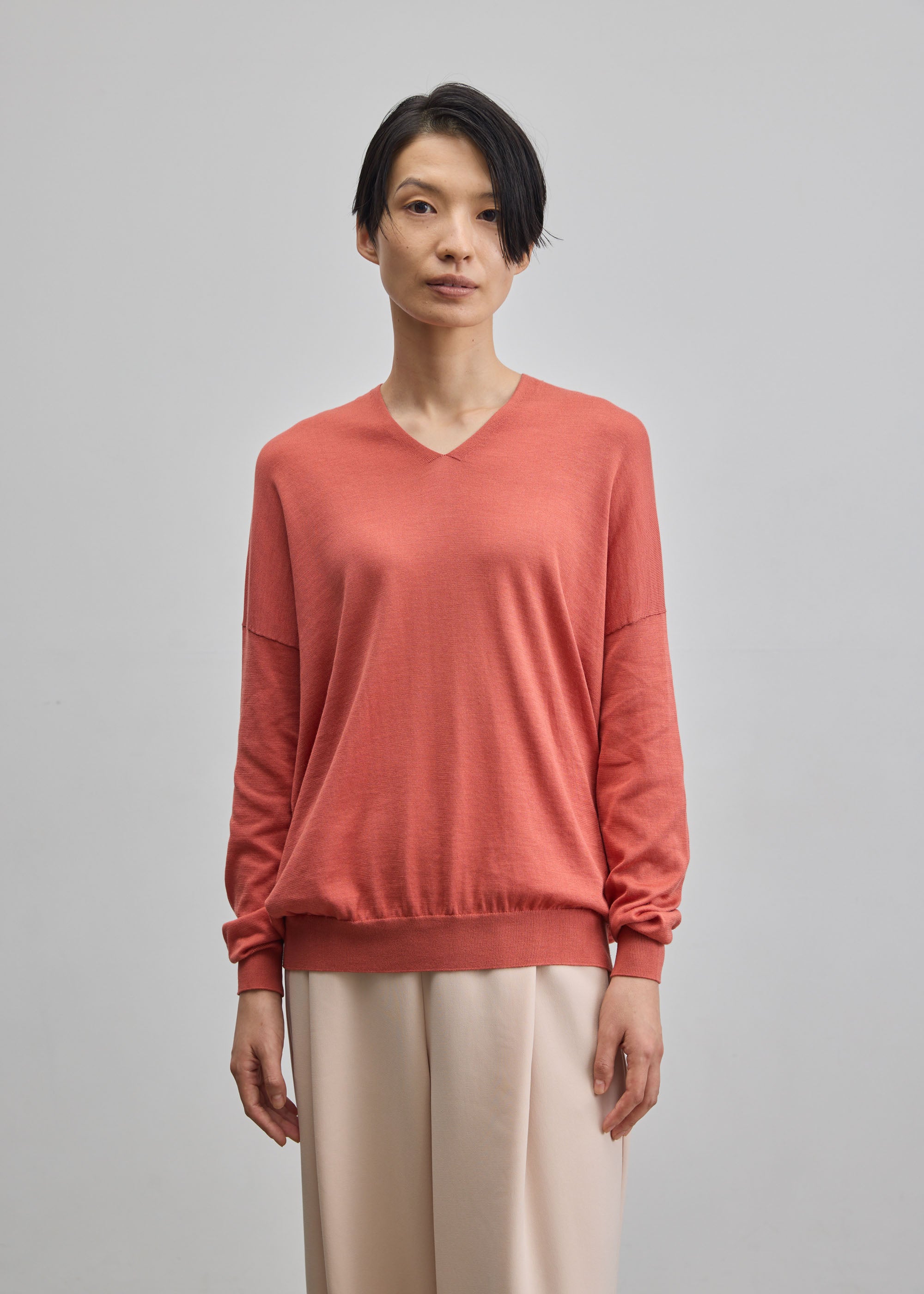 シルクコットンVネックニット