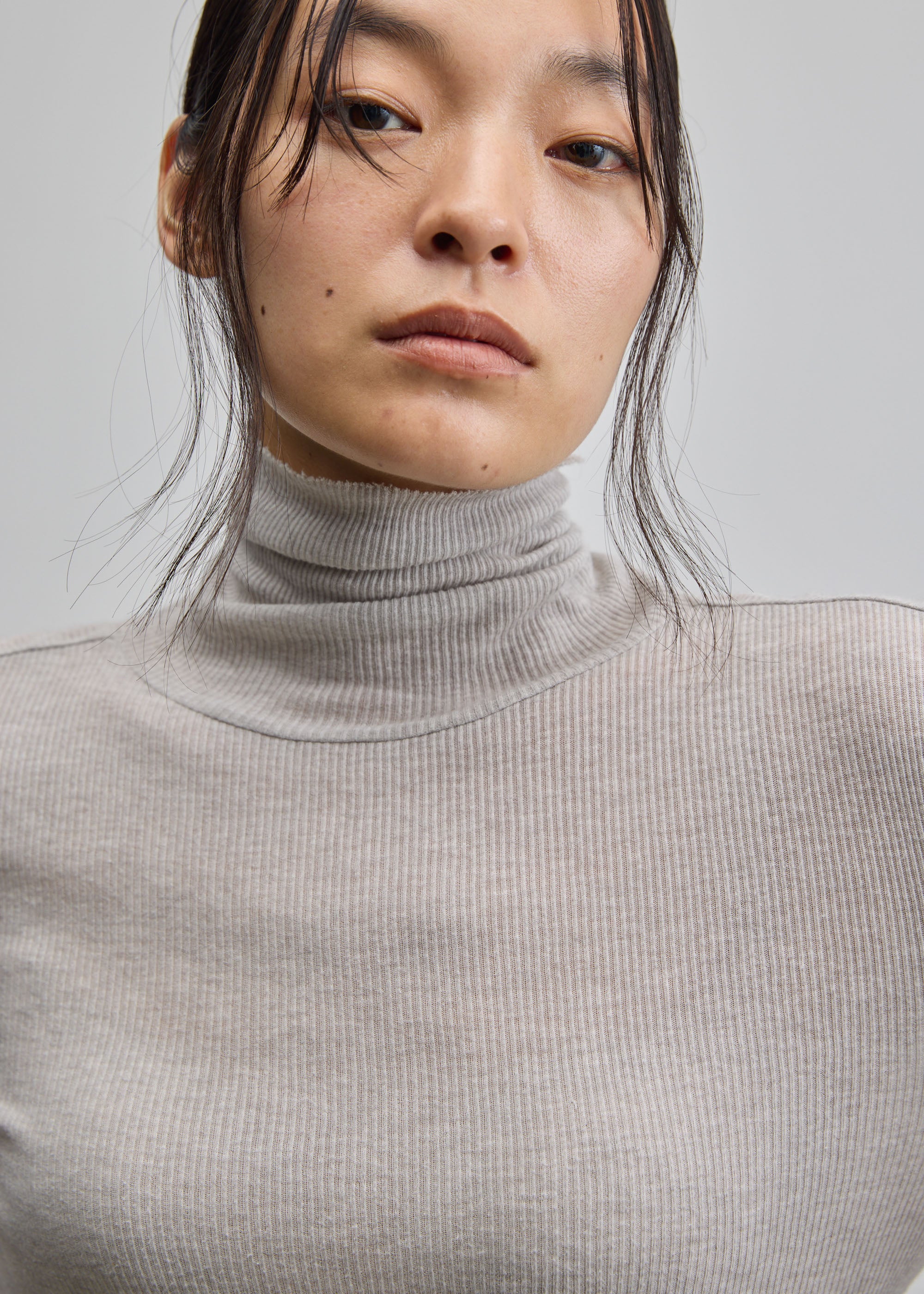 カシミヤ混タートルネックカットソー