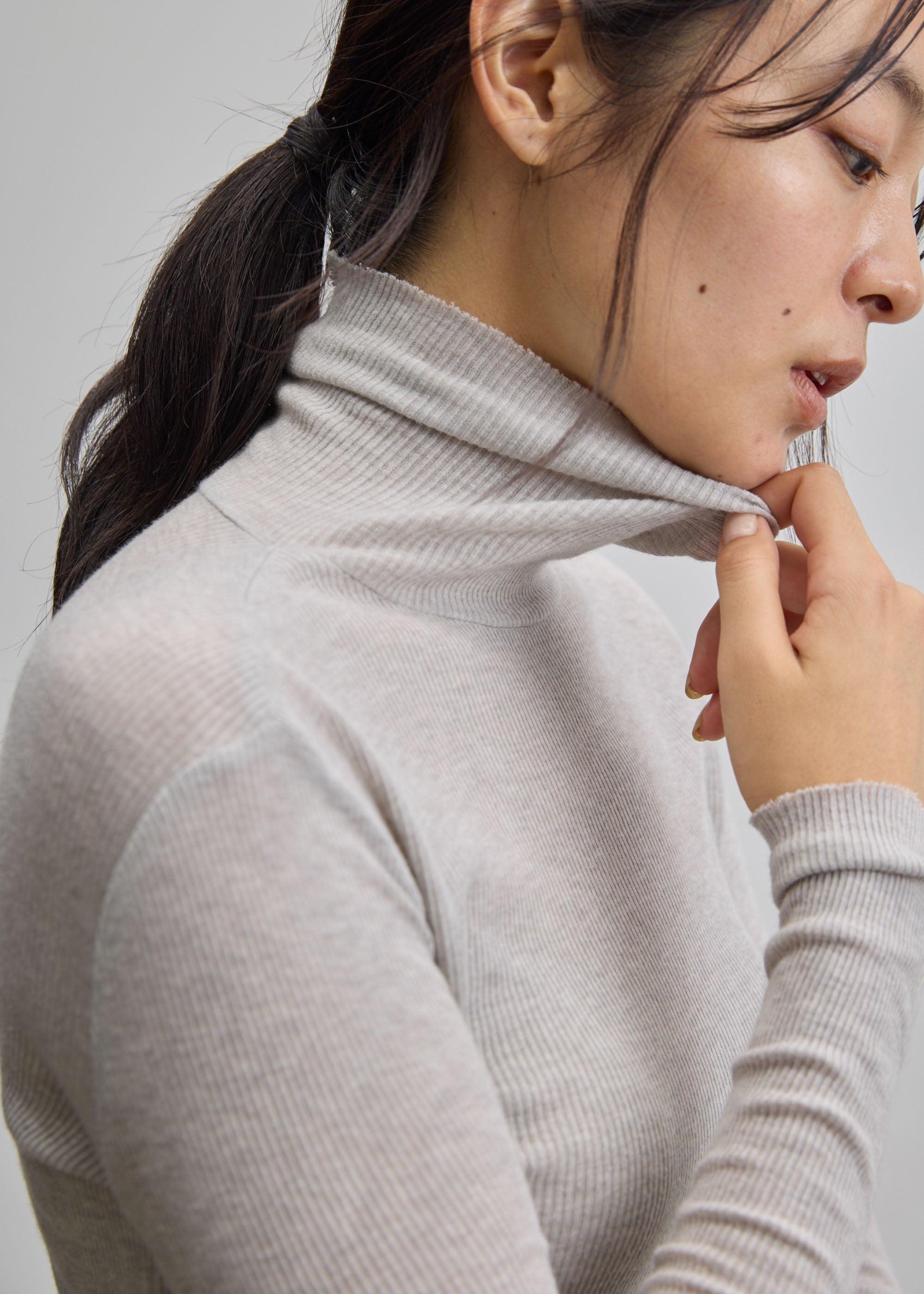 カシミヤ混タートルネックカットソー