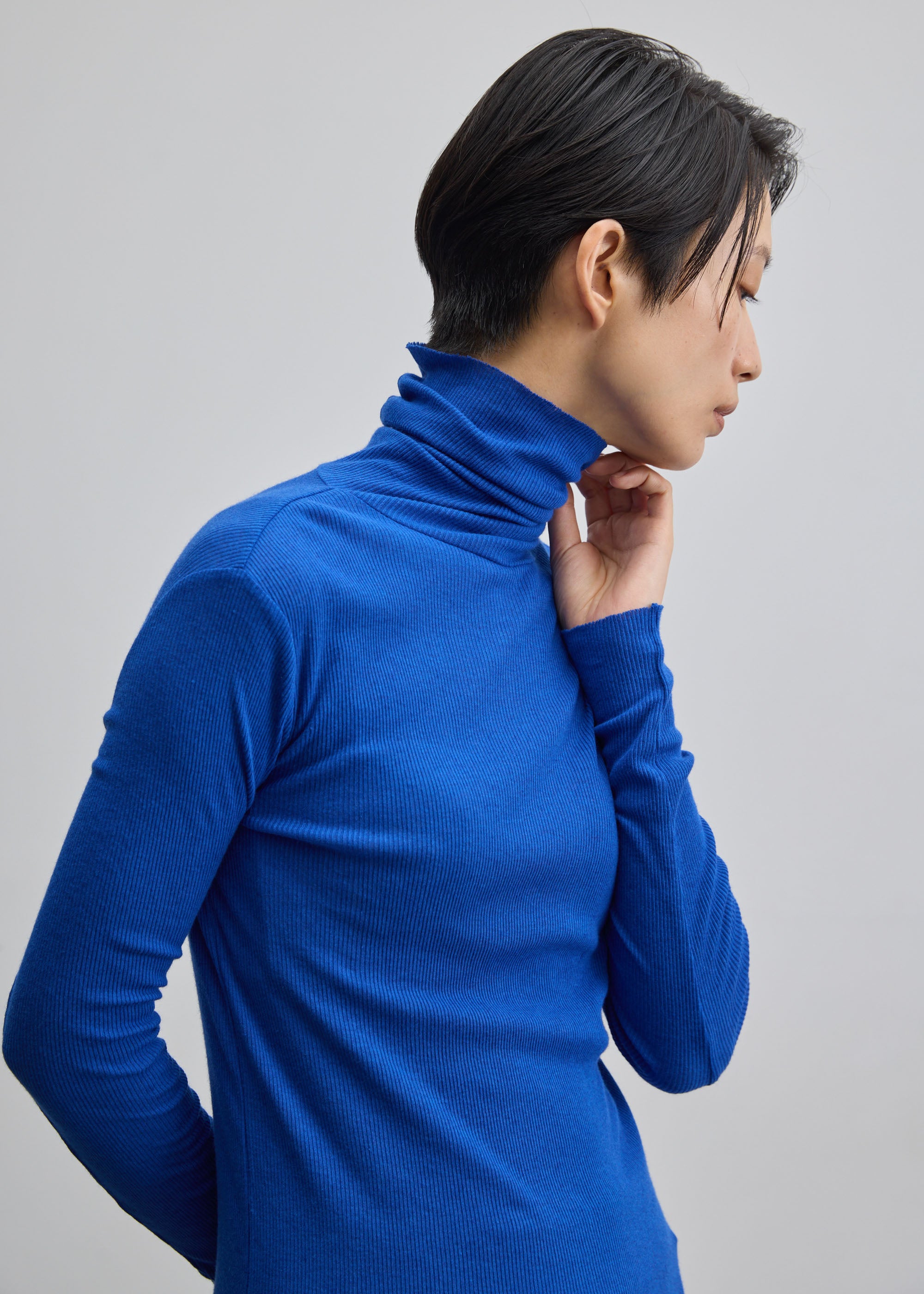 カシミヤ混タートルネックカットソー