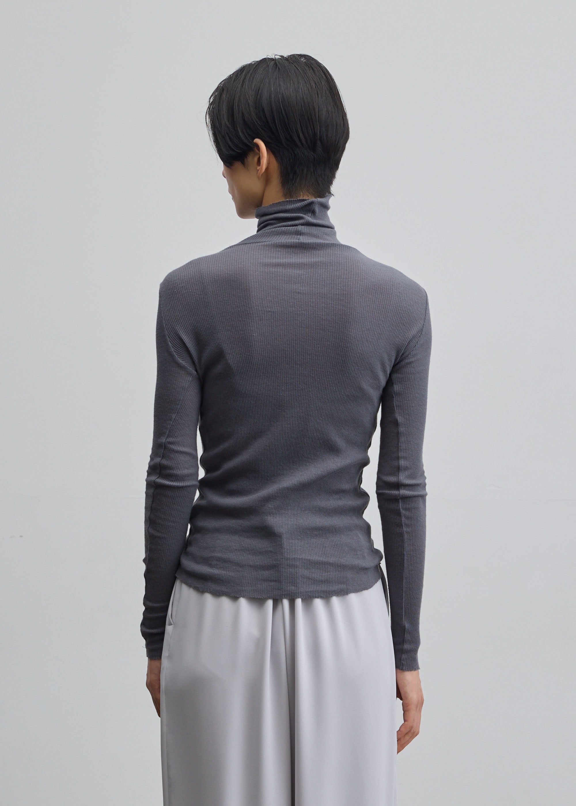 カシミヤ混タートルネックカットソー