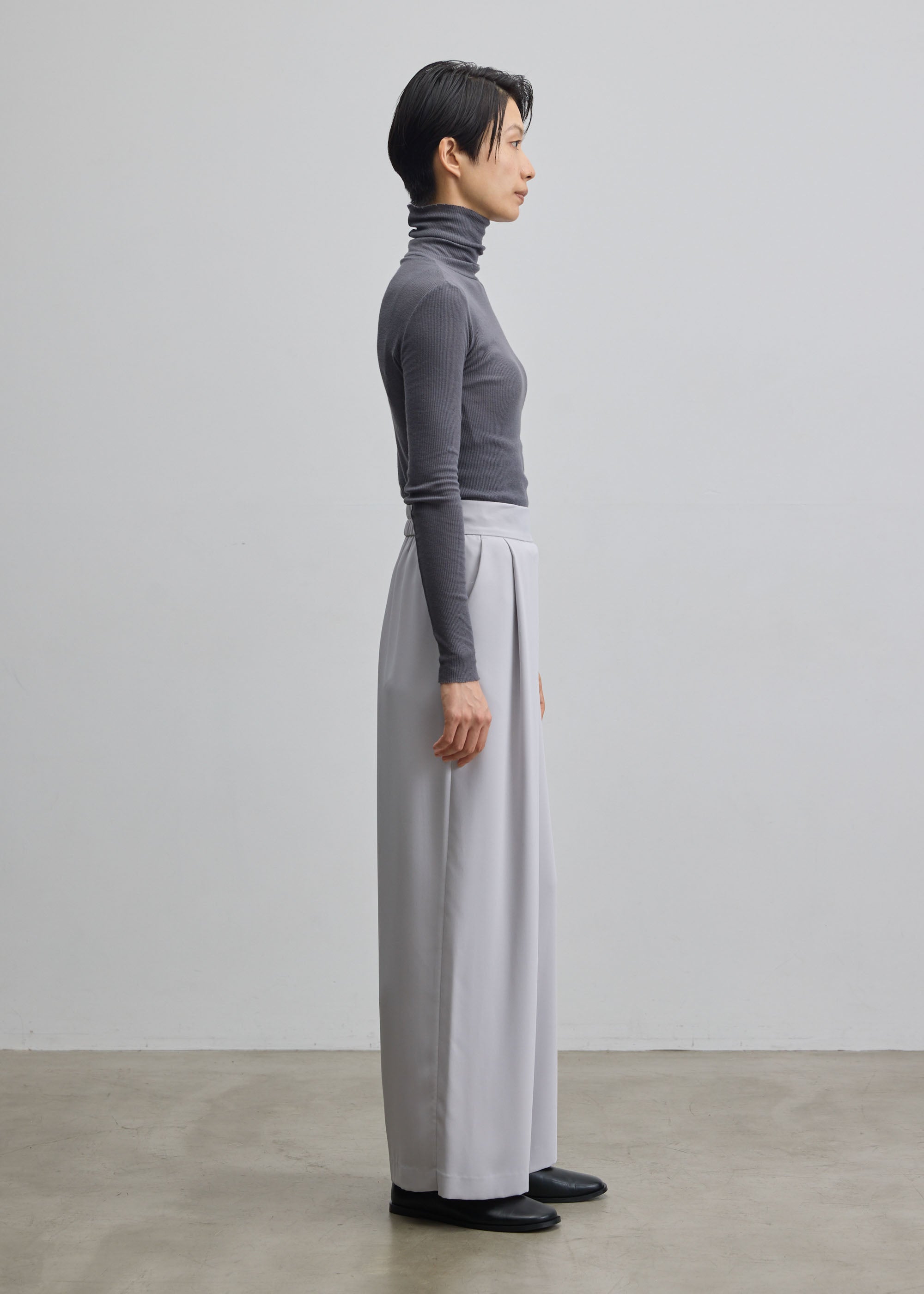 サイドタックワイドパンツ