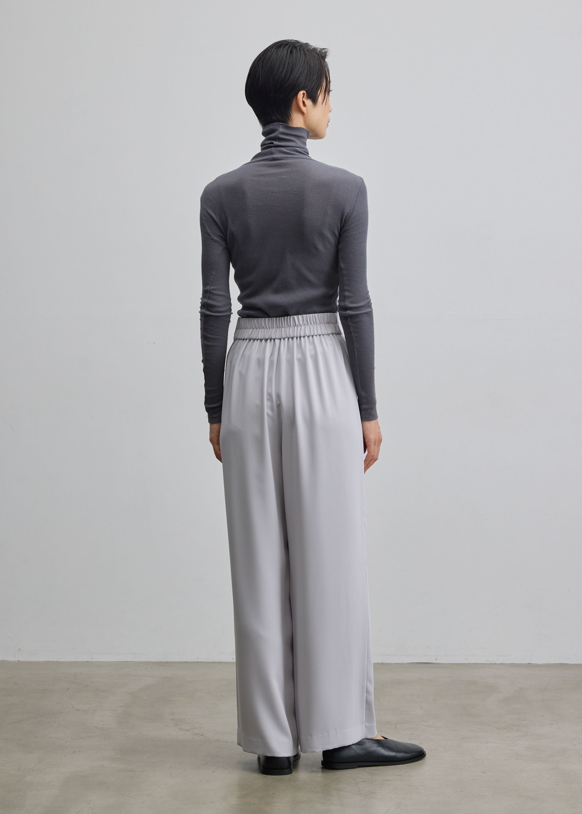 サイドタックワイドパンツ