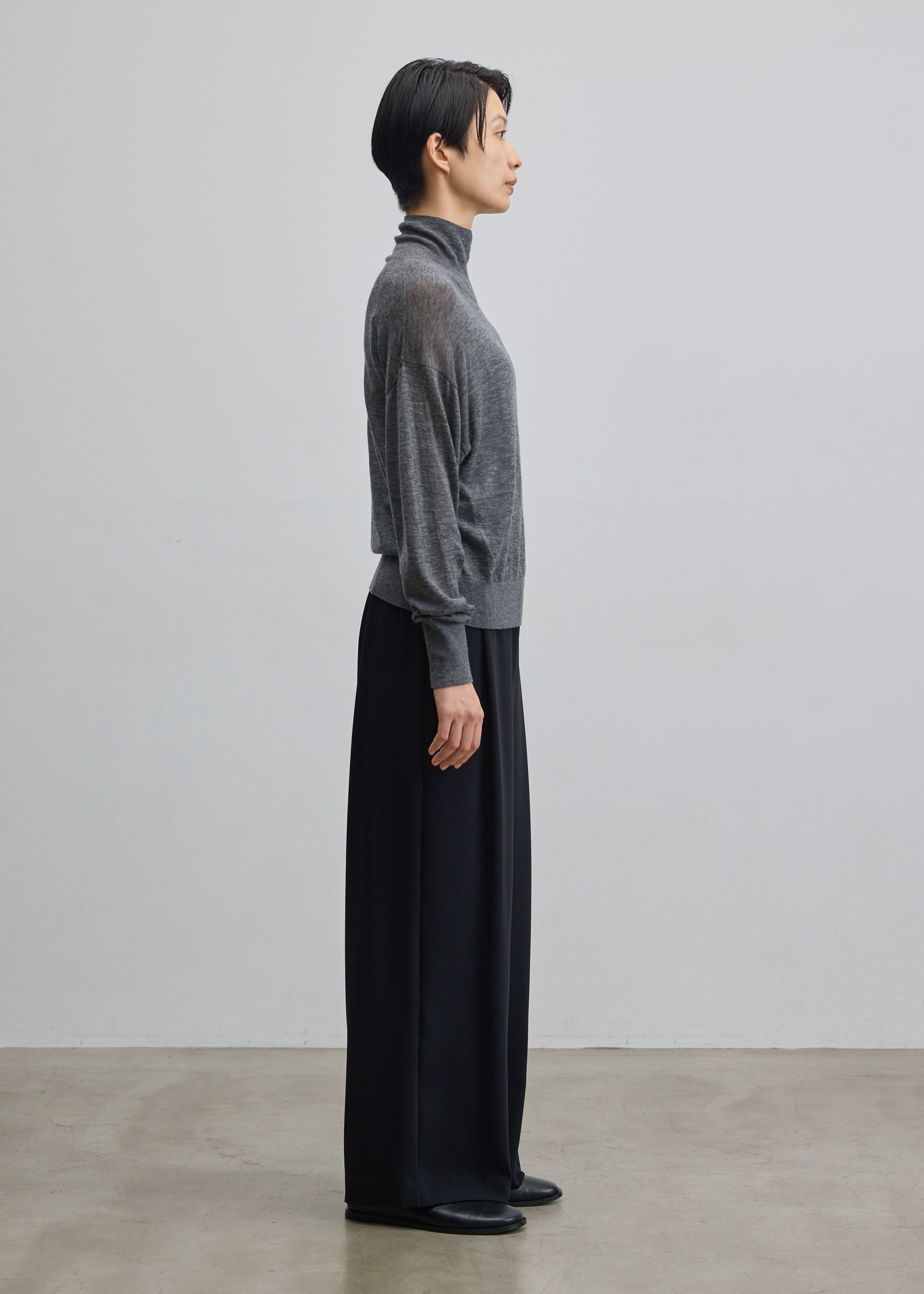 サイドタックワイドパンツ