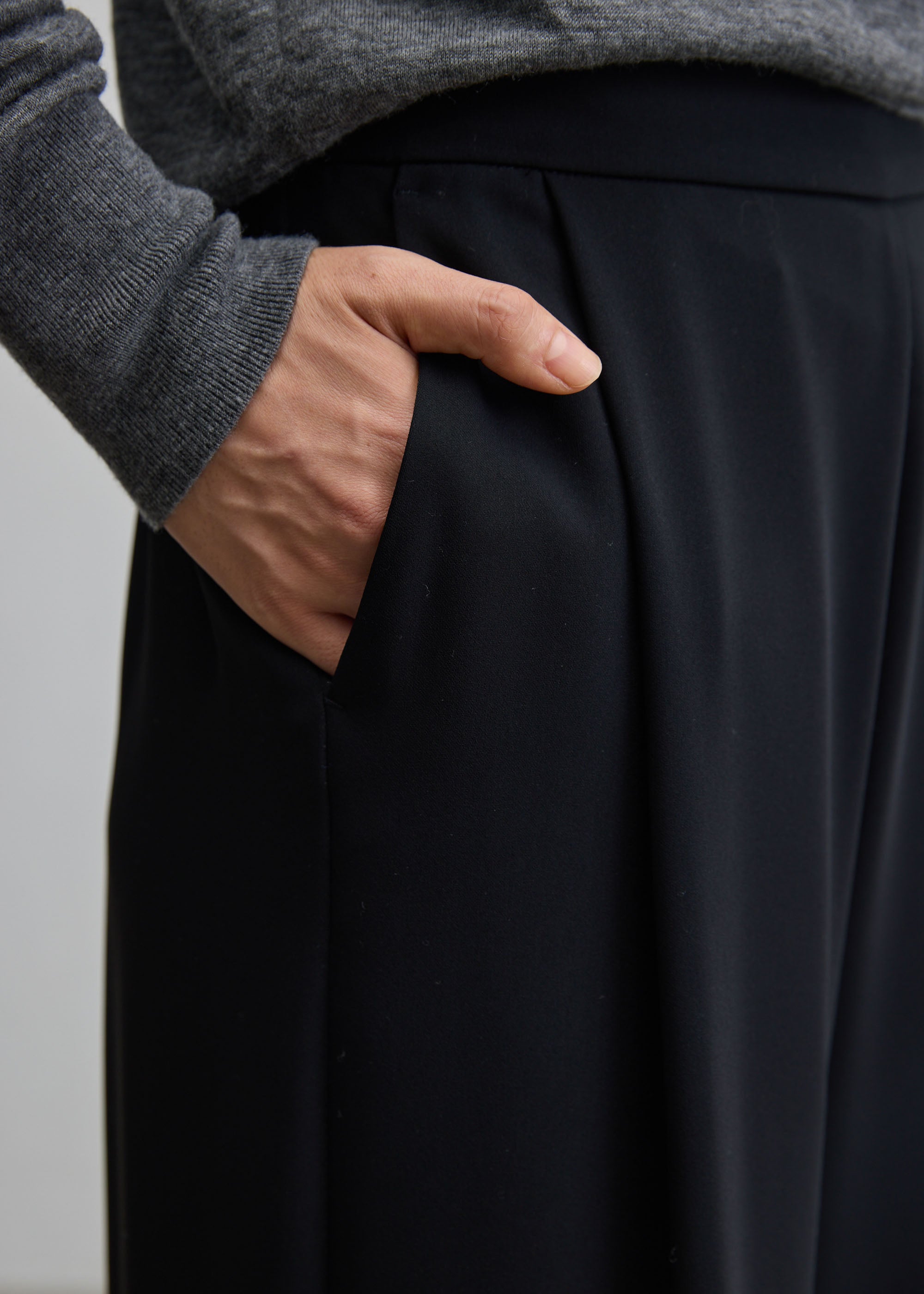 サイドタックワイドパンツ