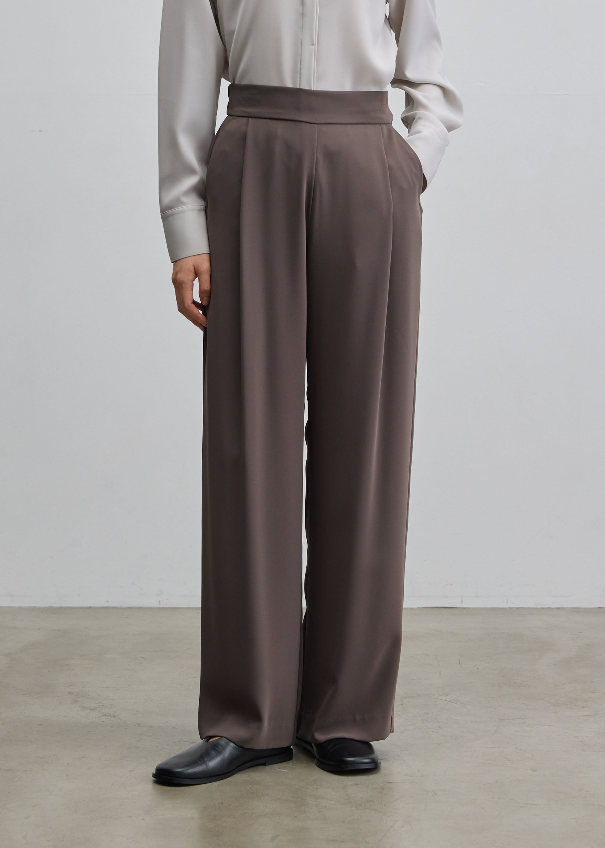 サイドタックワイドパンツ