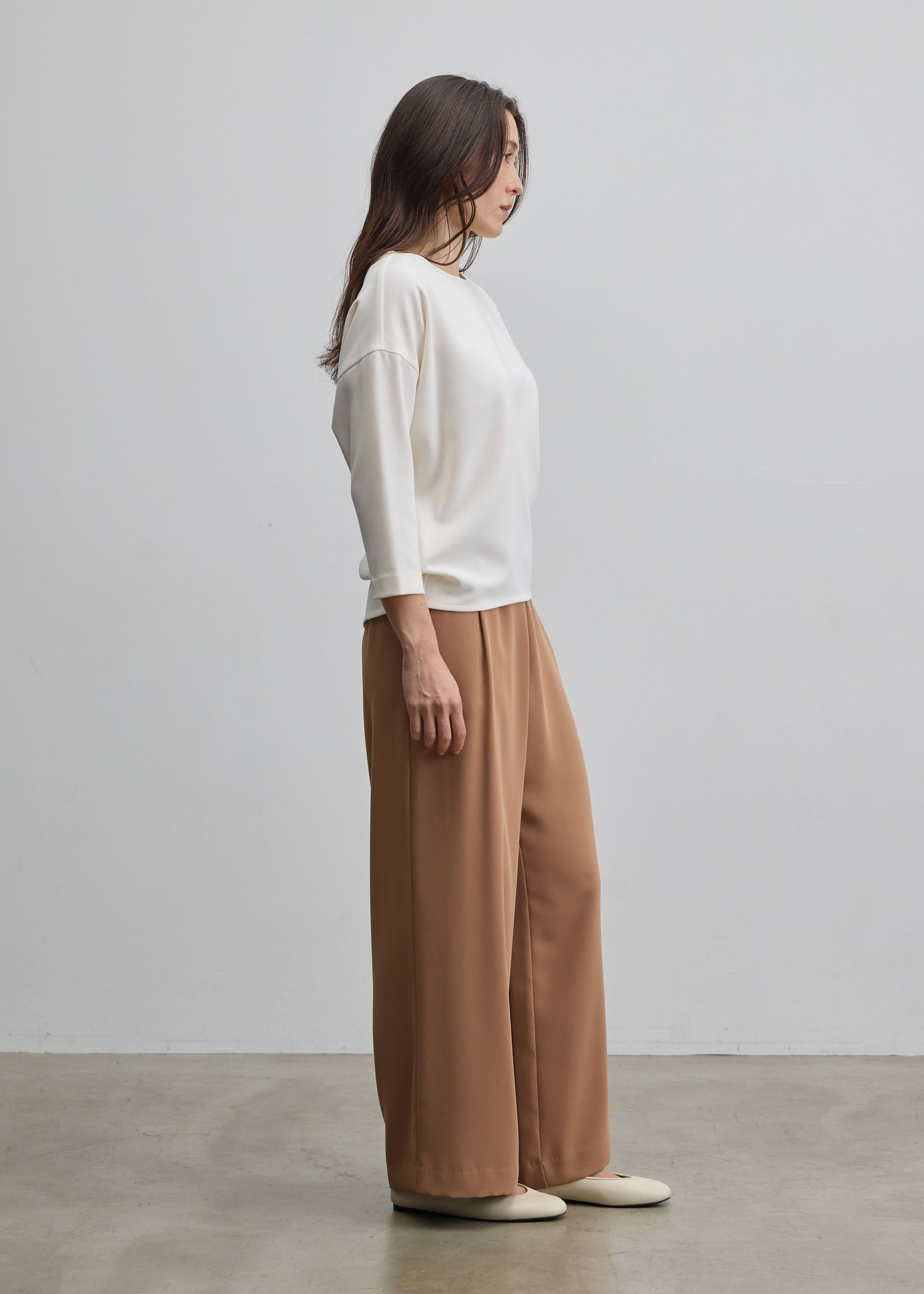 サイドタックワイドパンツ