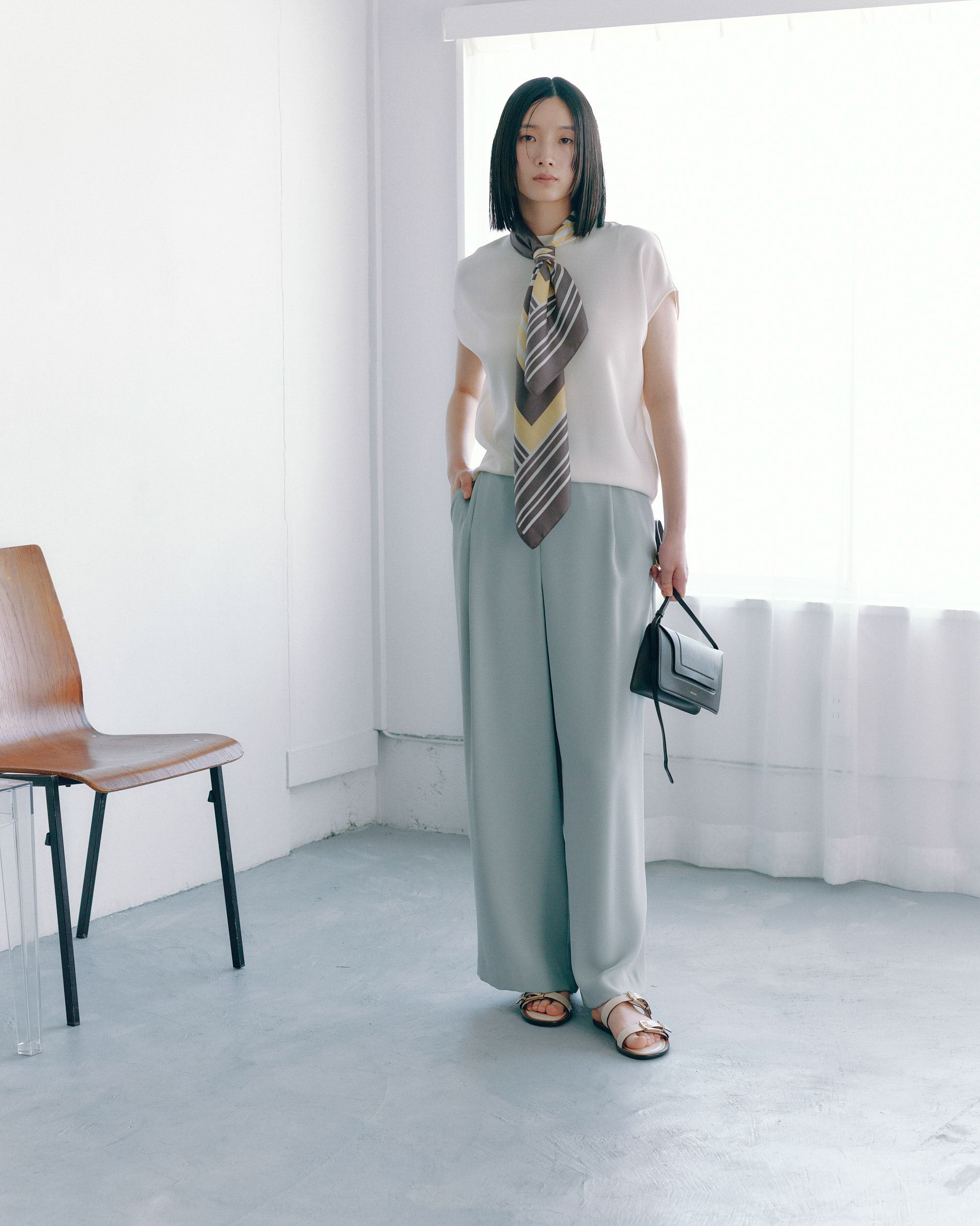 サイドタックワイドパンツ