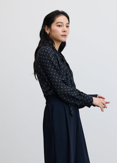 ビット柄スカーフ付きブラウス