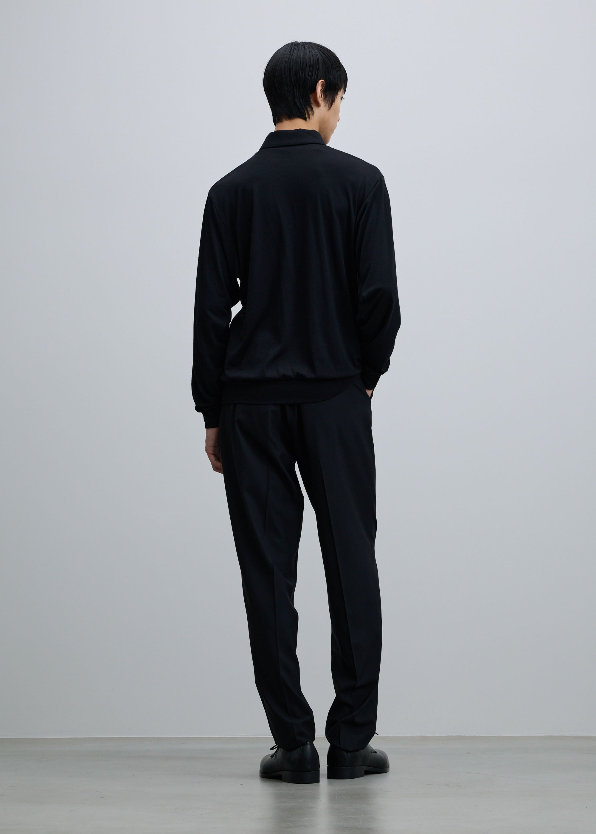 スーパー140ライトウールテーパードパンツ