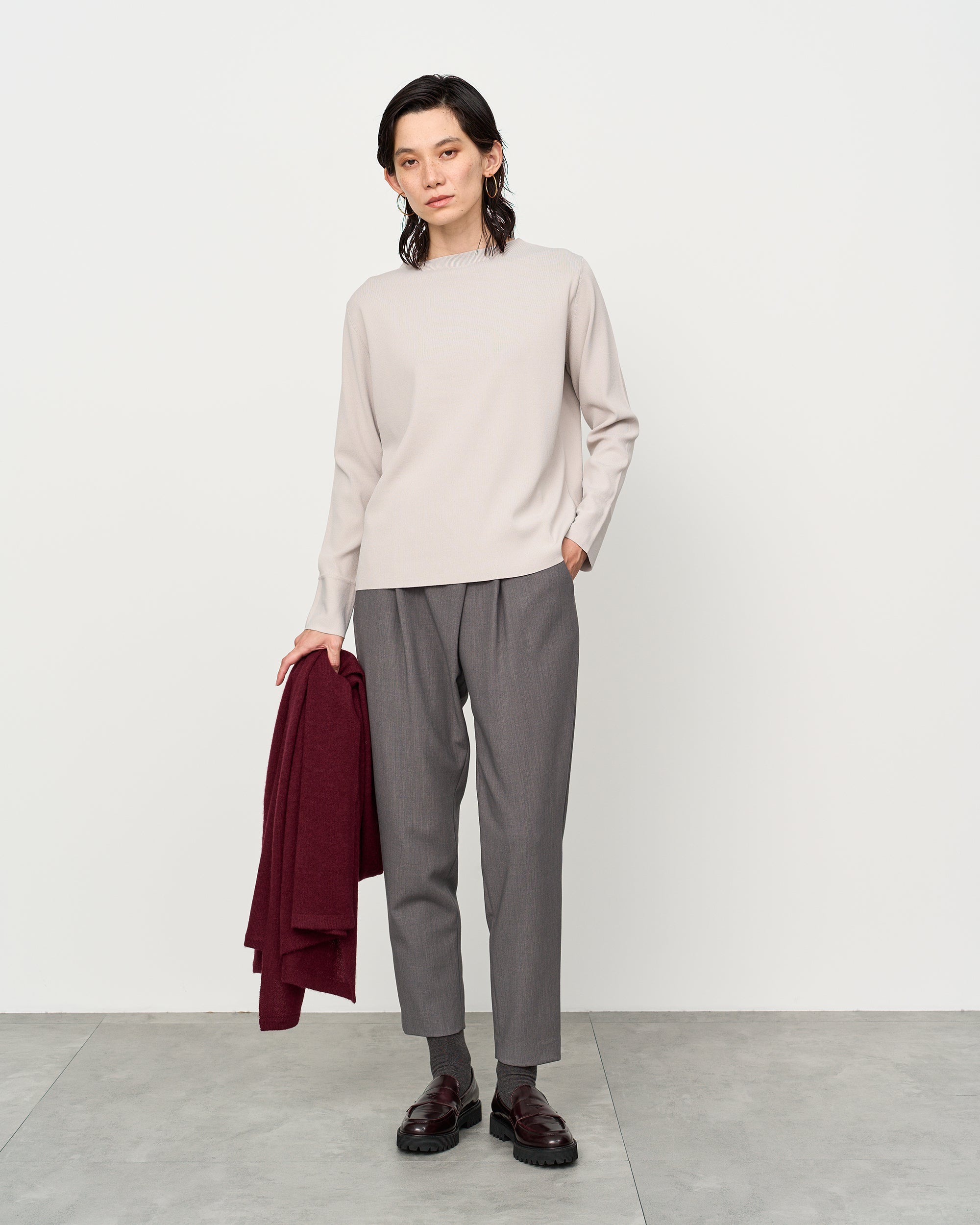 クルーネックニットプルオーバー