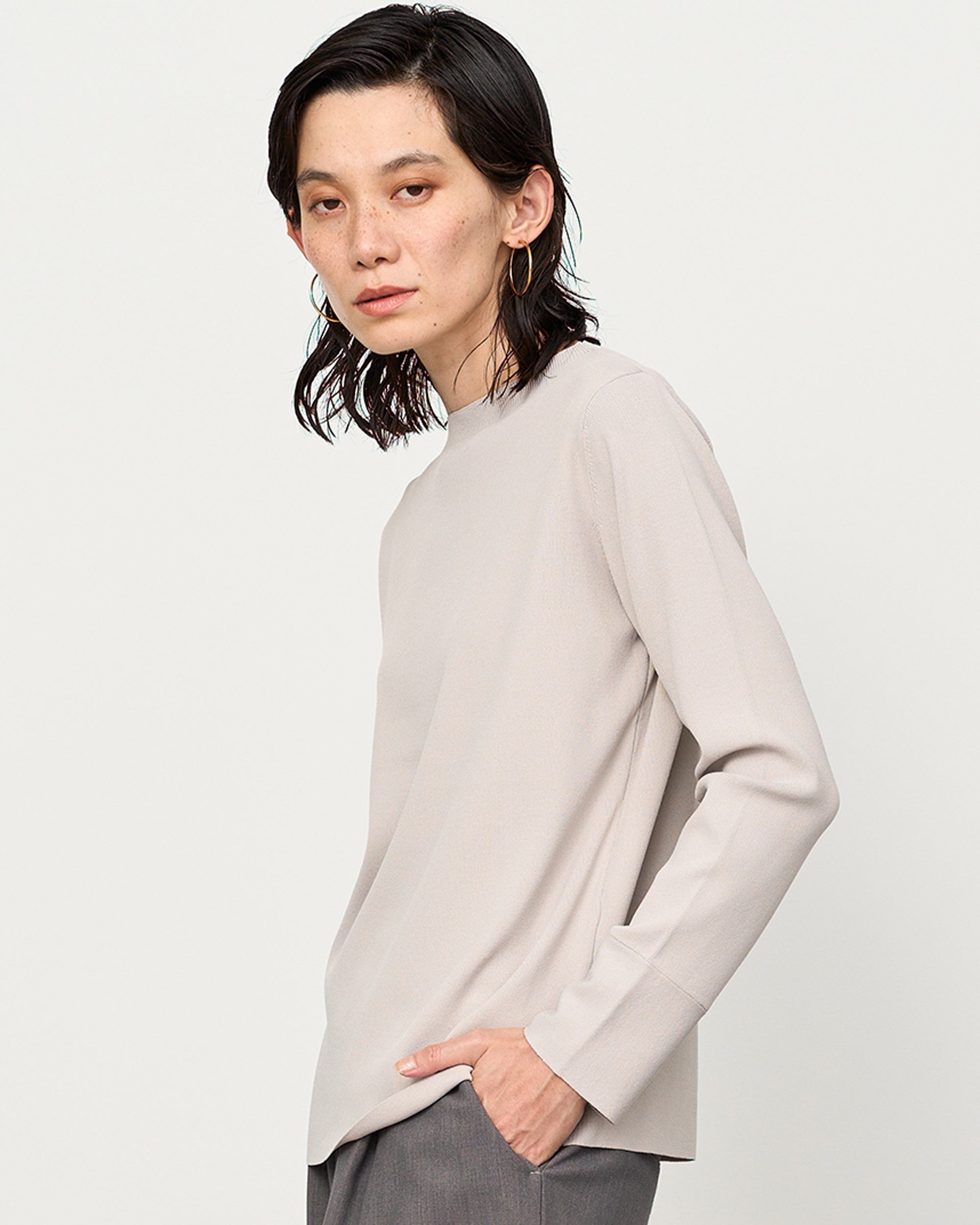 クルーネックニットプルオーバー