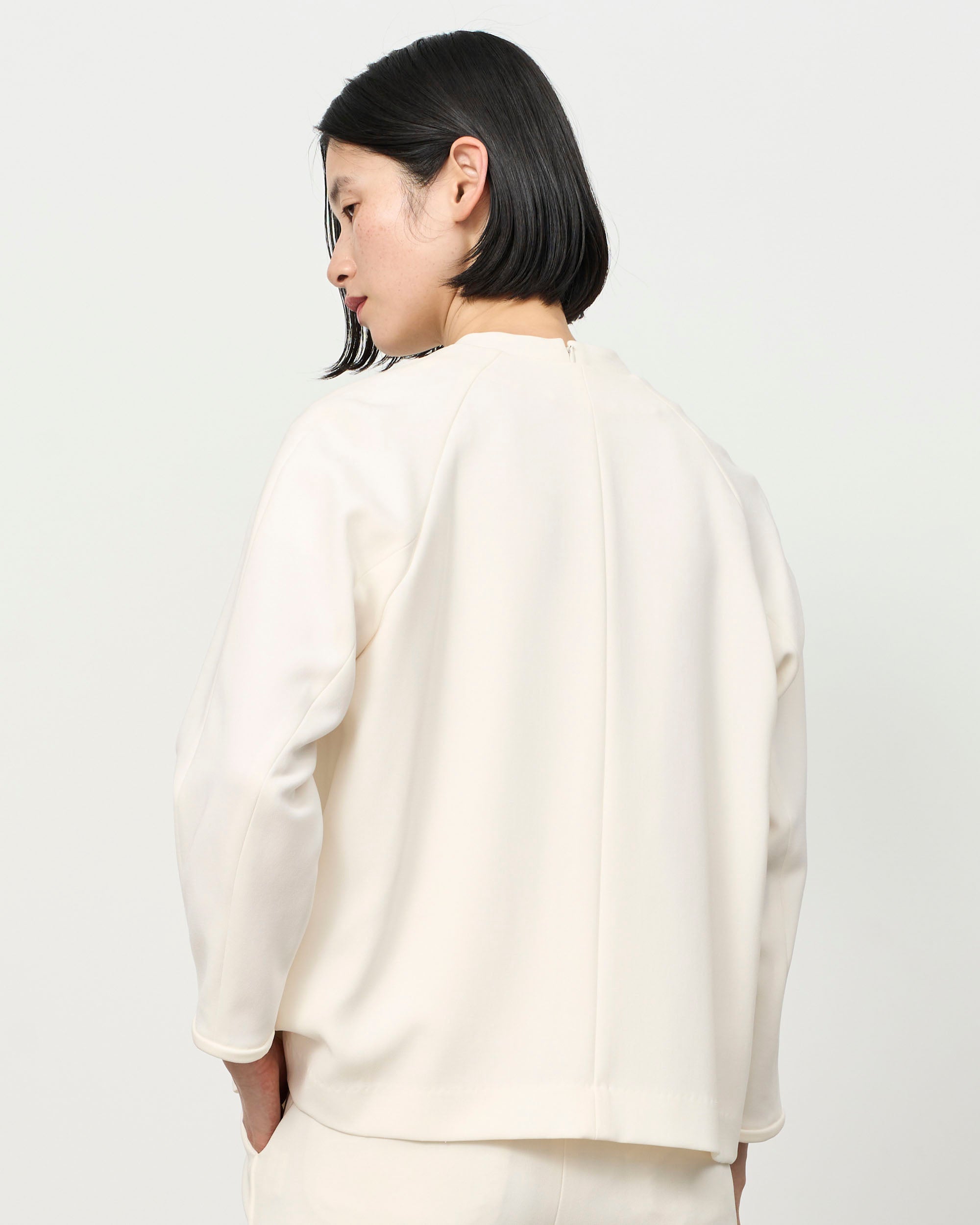 フロントホック8分袖ジャケット