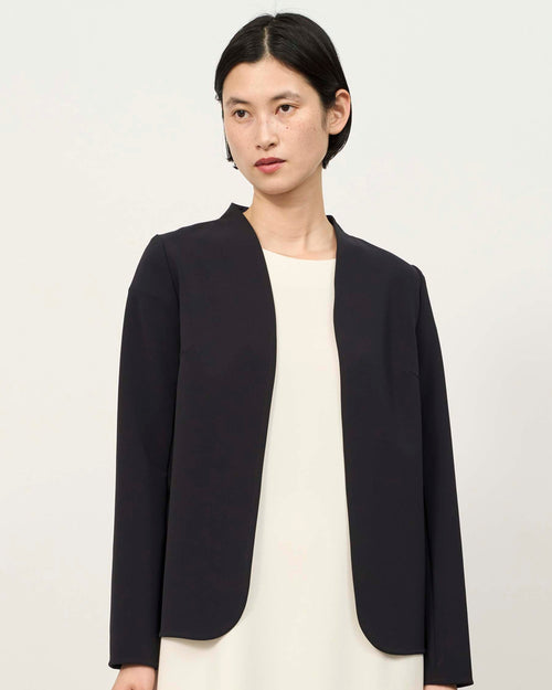 モデル:170cm サイズ:M