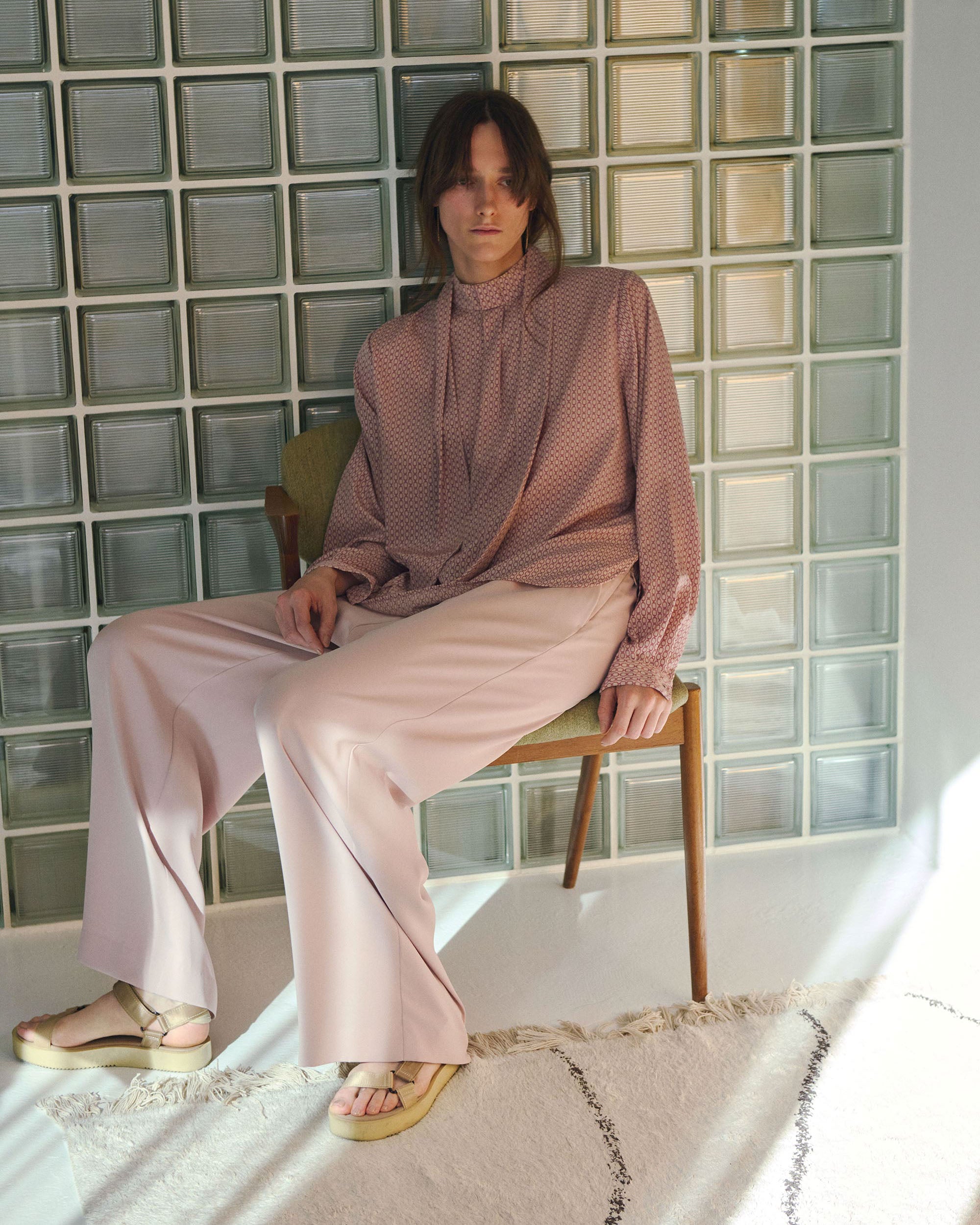 サイドタックワイドパンツ