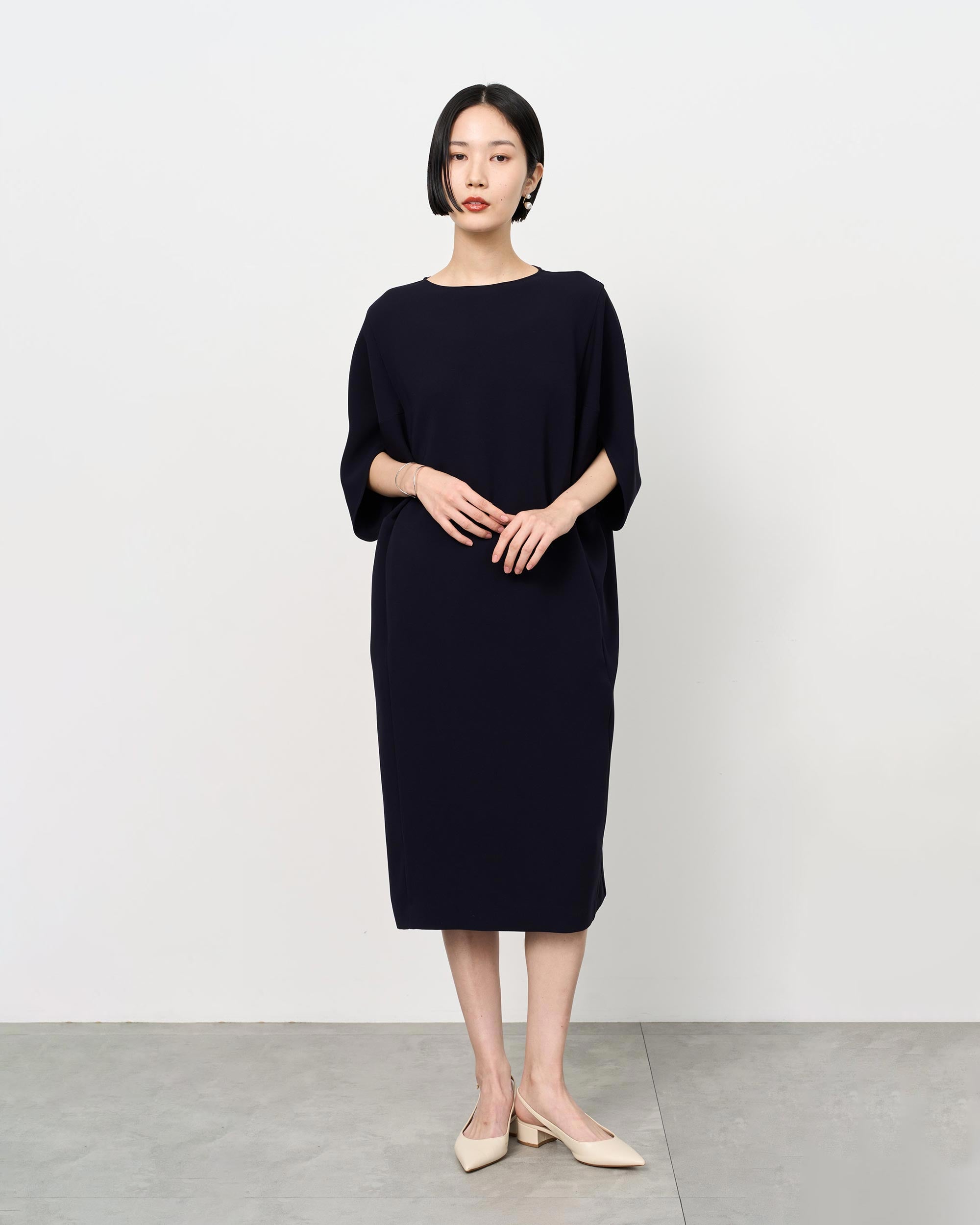 ライトクロスコクーンシルエットワンピース