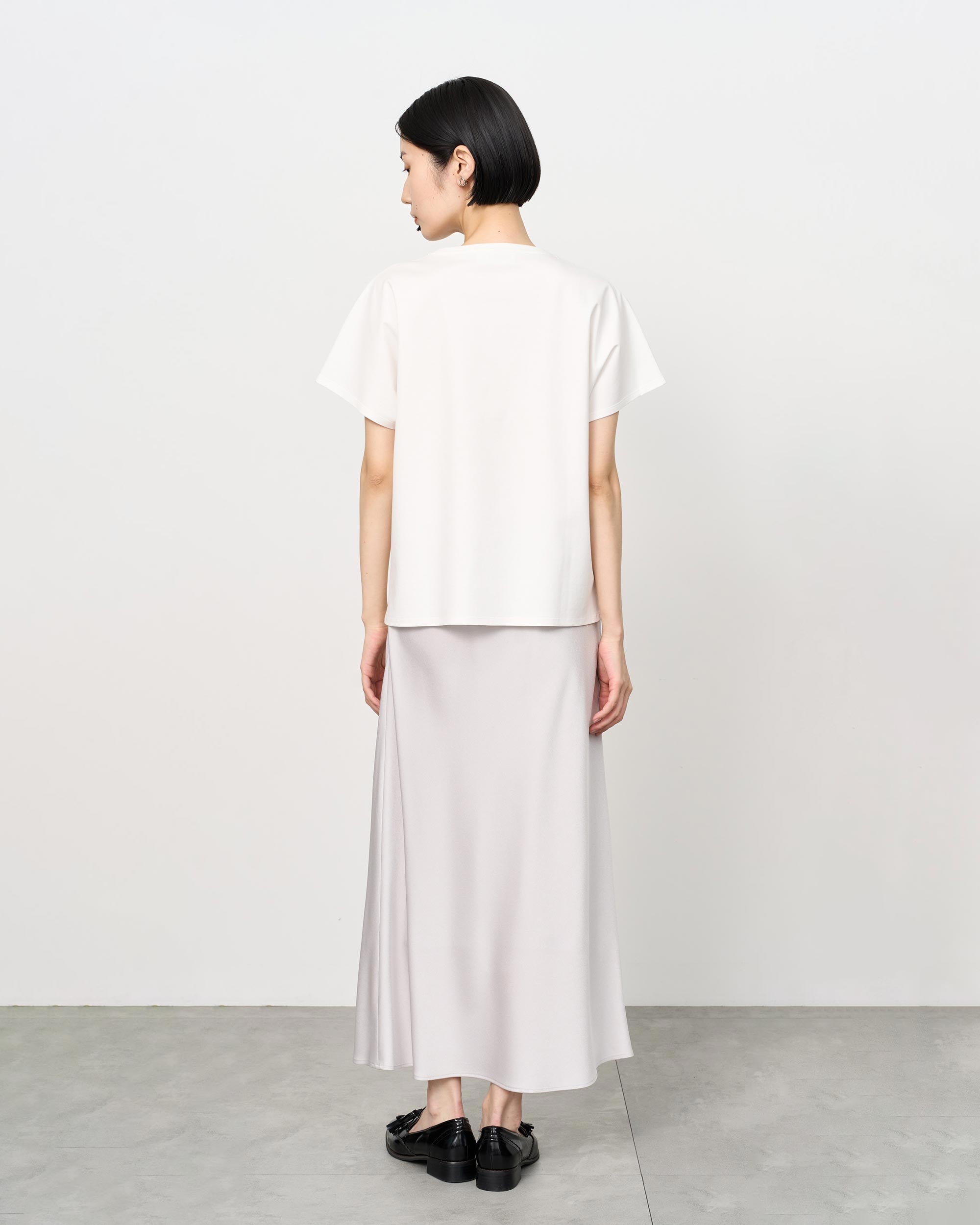 トリアセサテンロングスカート