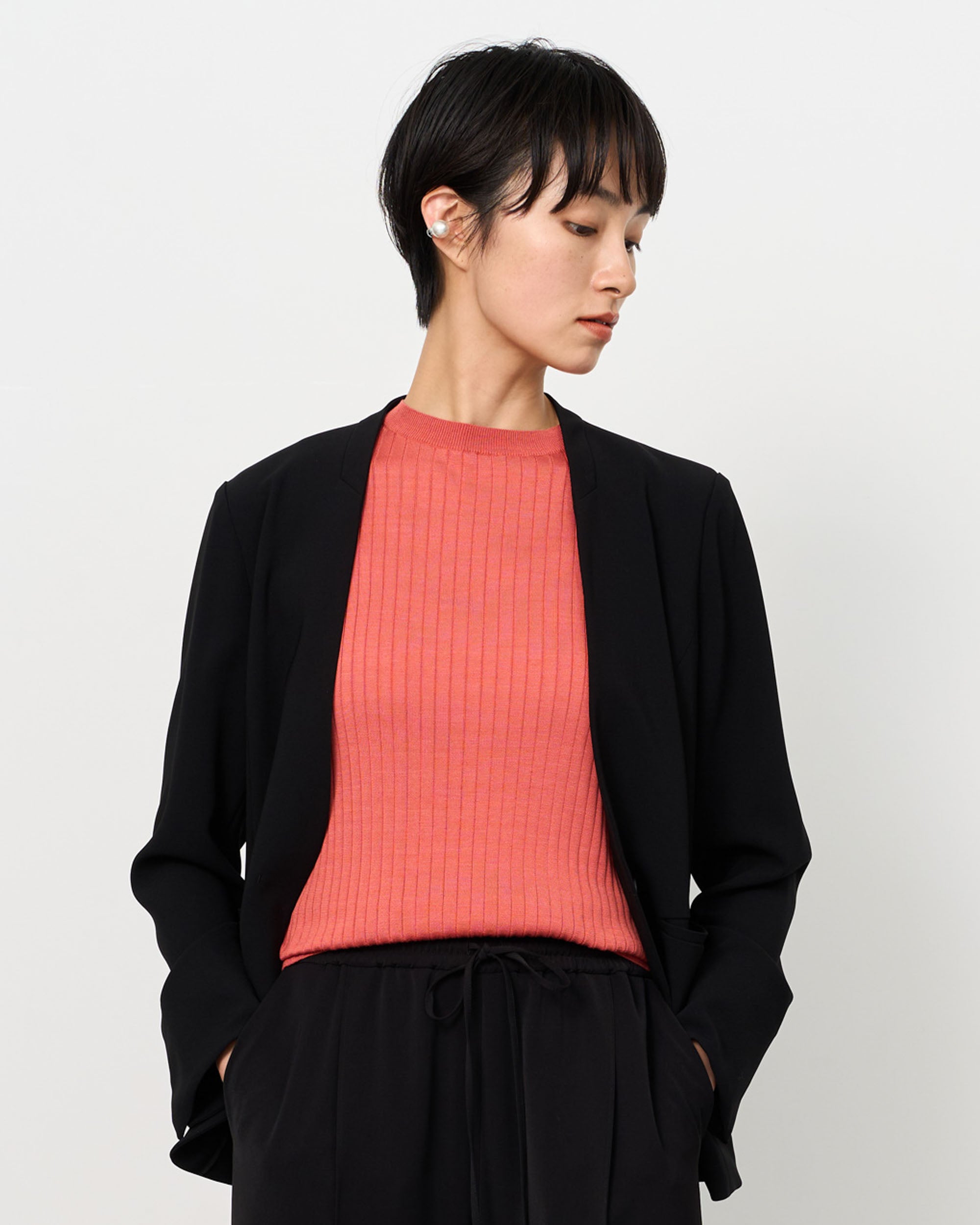 モデル:170cm カラー:SILVER