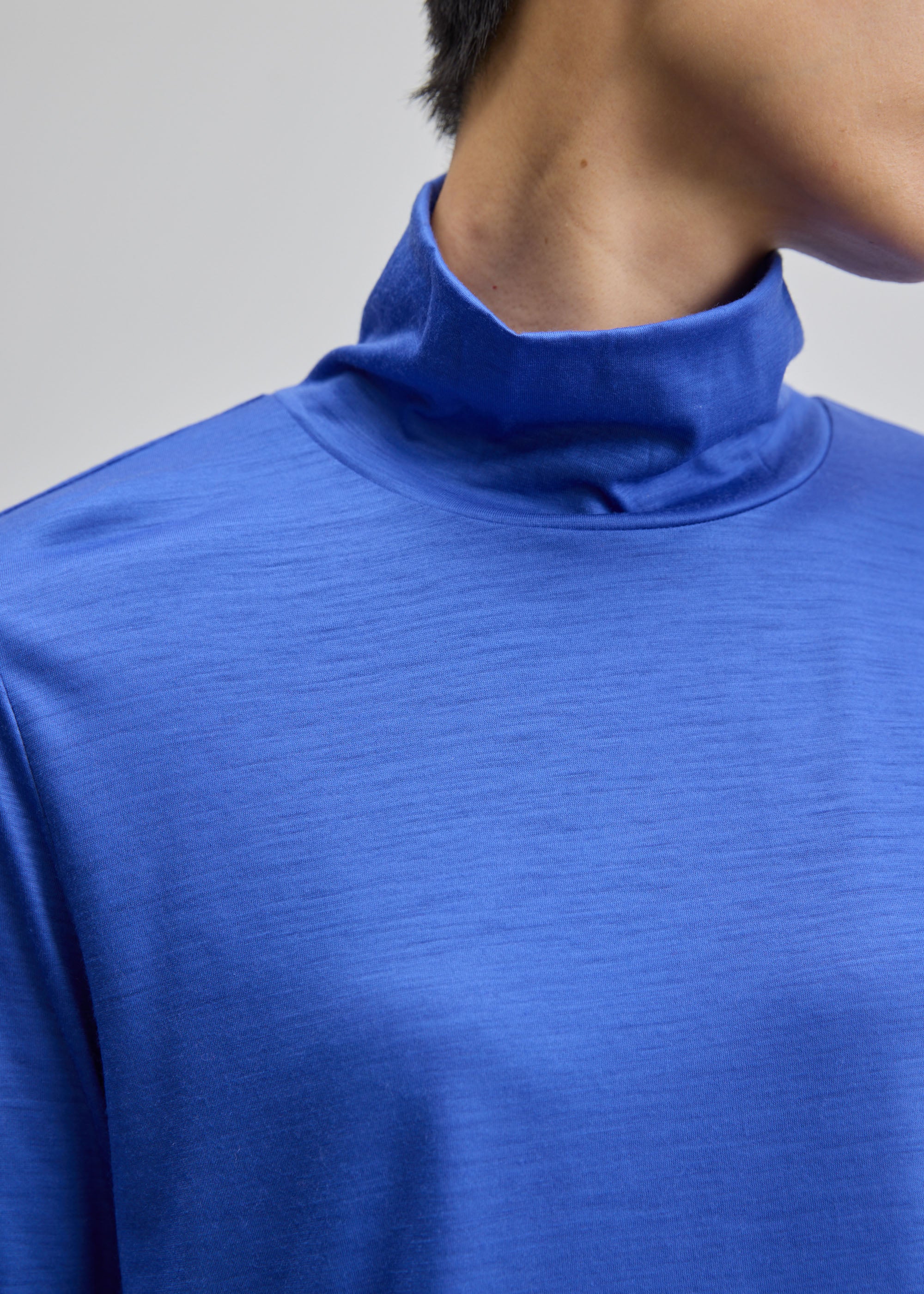 クリアウールタートルネックカットソー