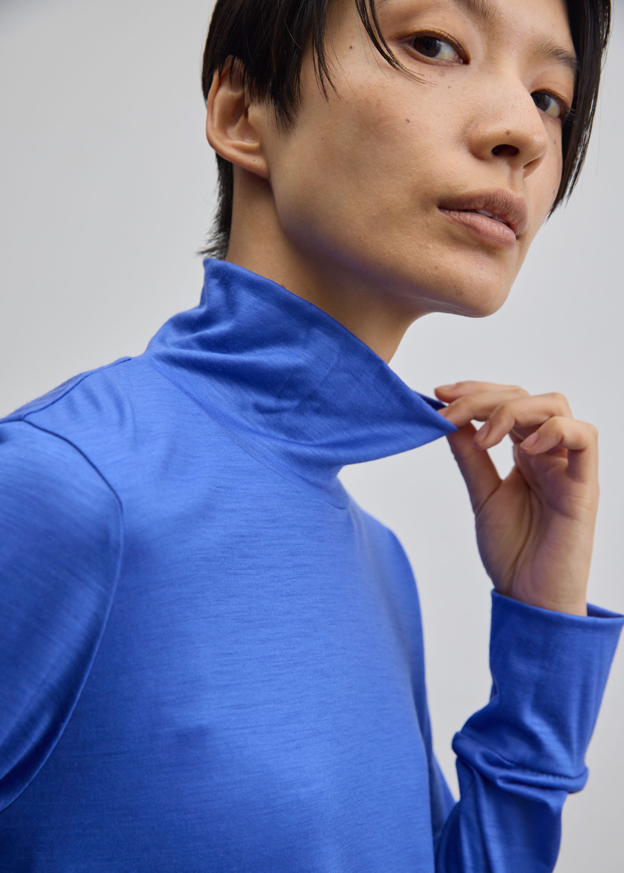 クリアウールタートルネックカットソー