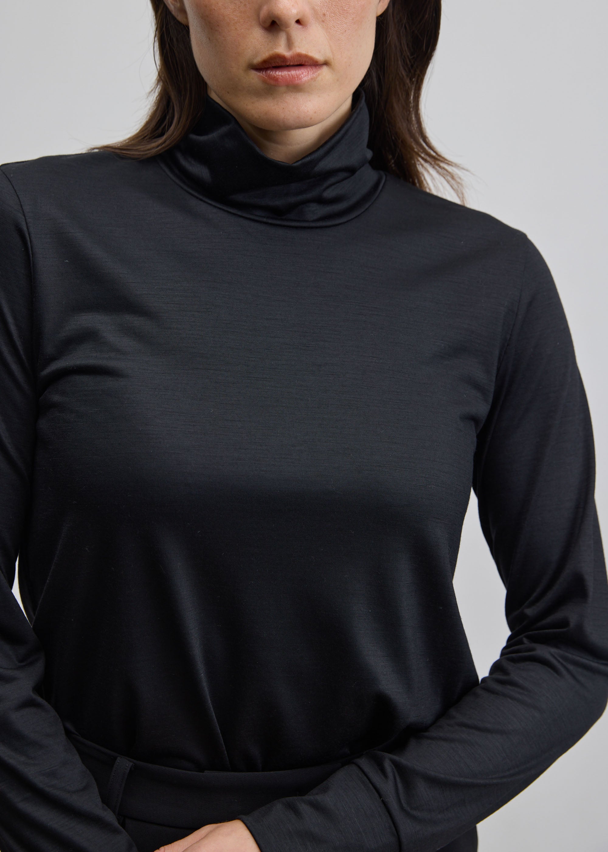 クリアウールタートルネックカットソー