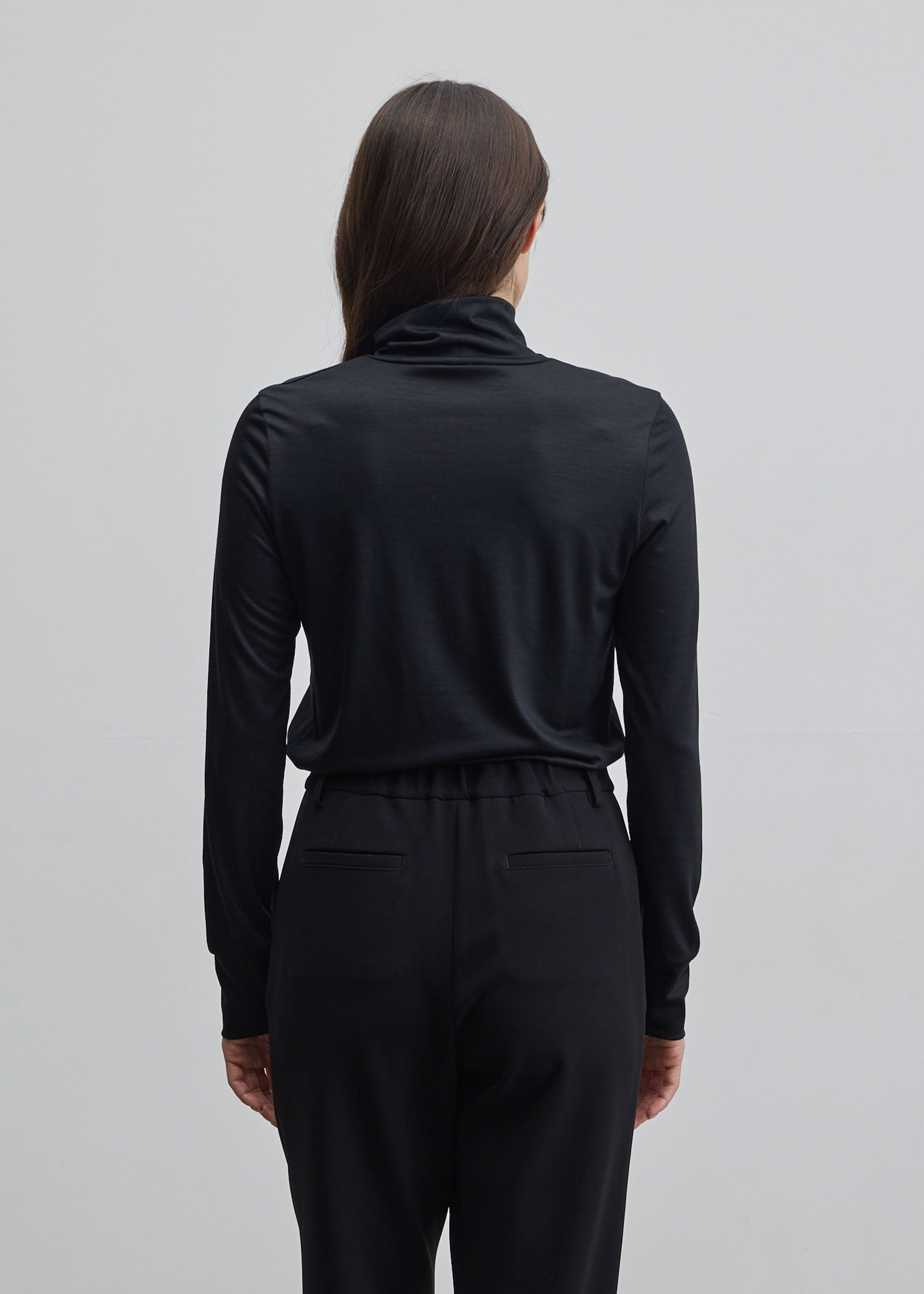 クリアウールタートルネックカットソー