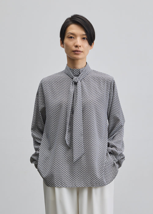 モデル:170cm サイズ:M