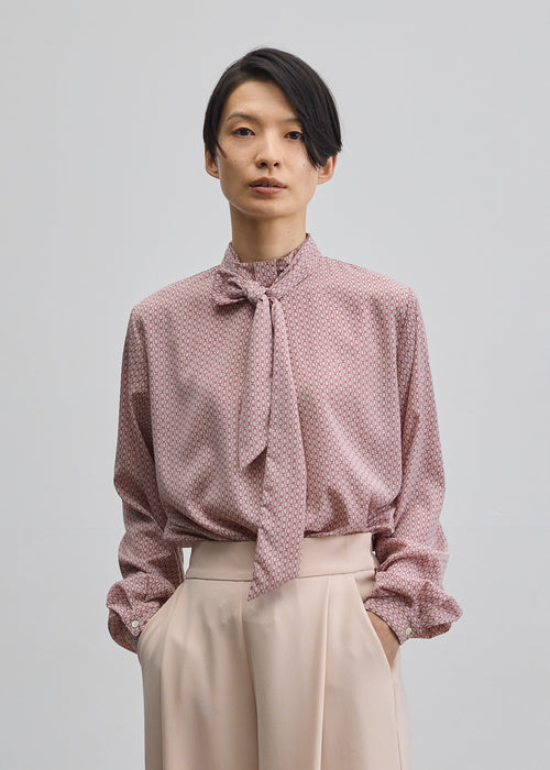 モデル:170cm サイズ:M