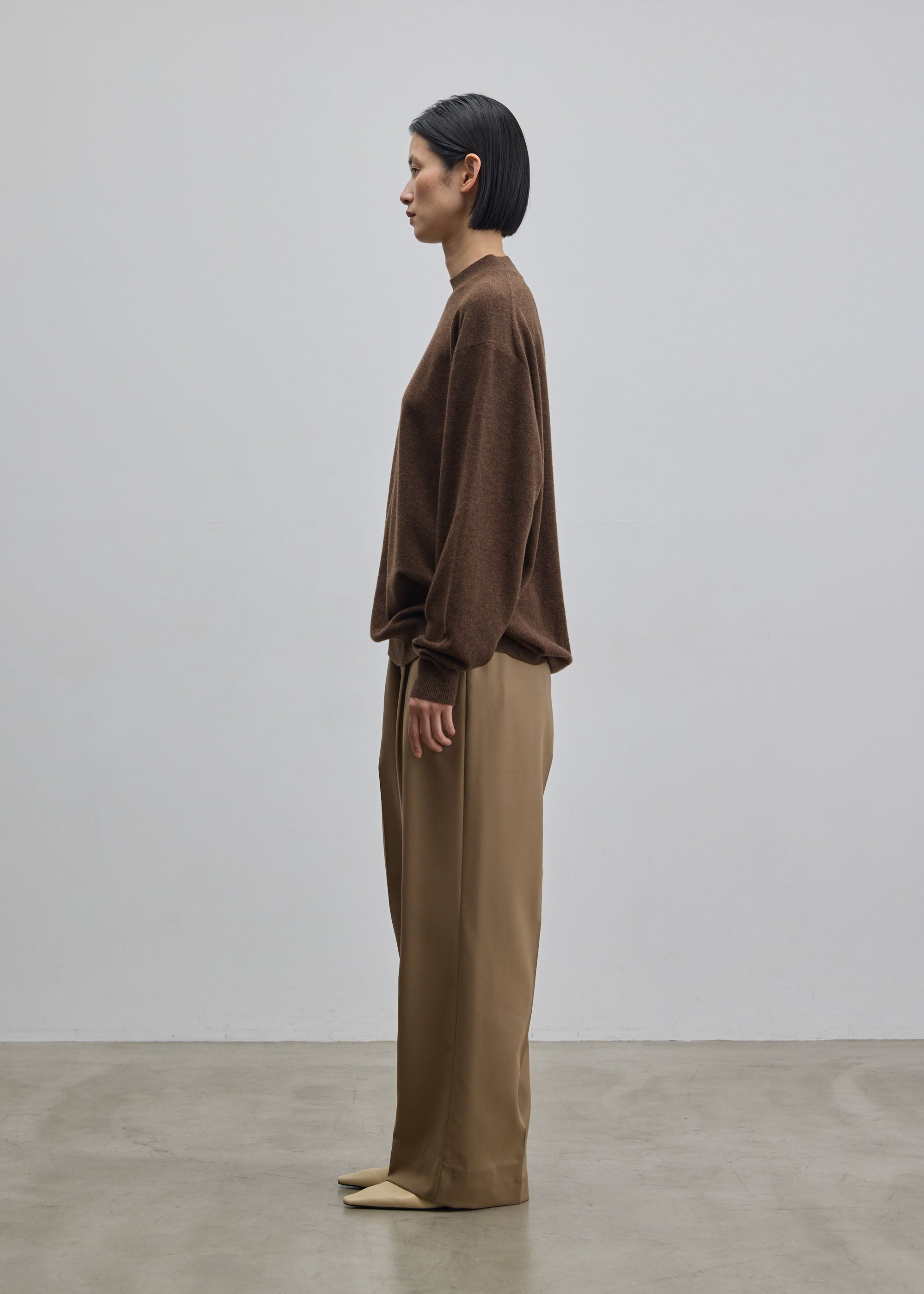 ウールツイルタックワイドストレートパンツ