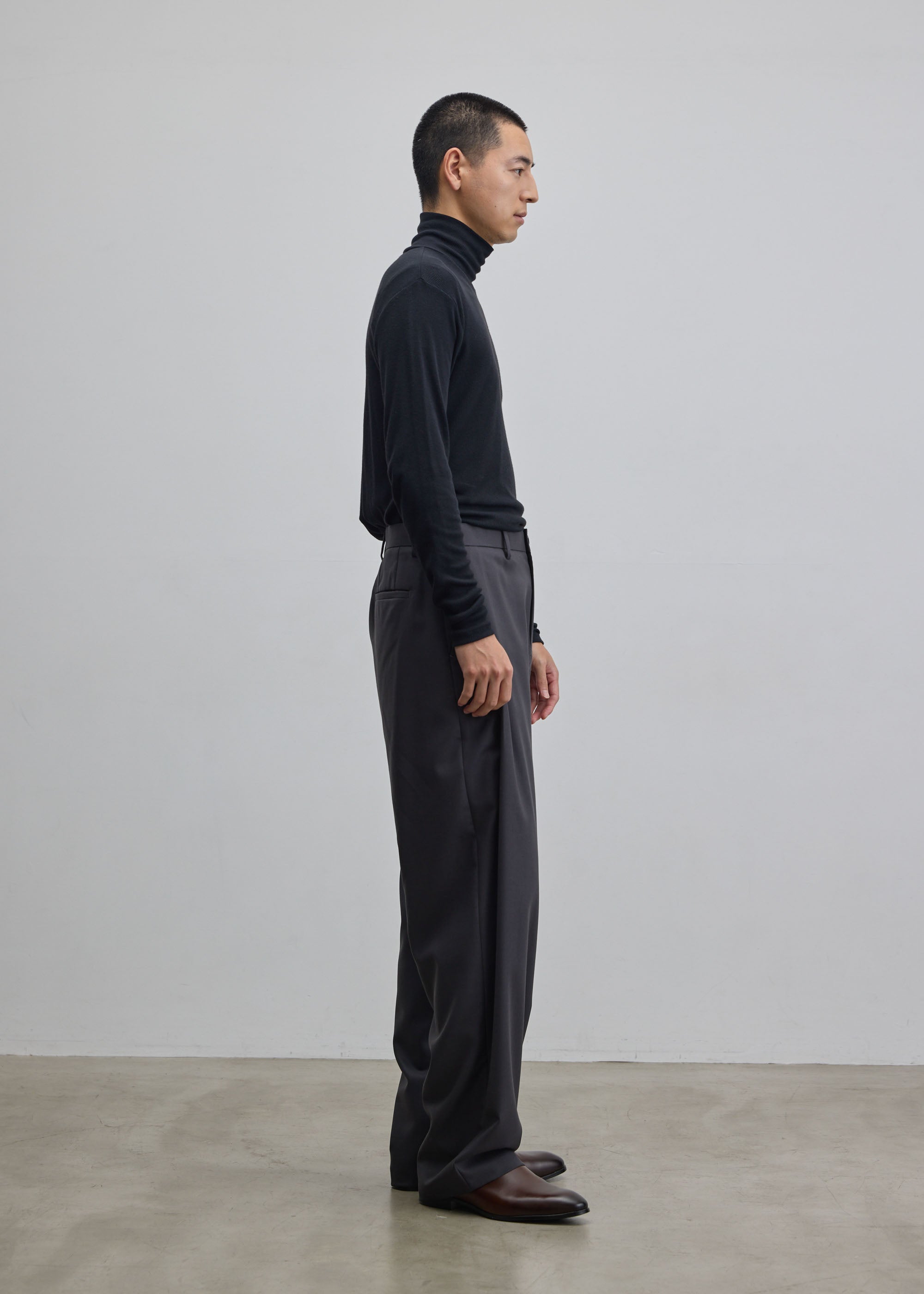 ウールツイルバレルパンツ