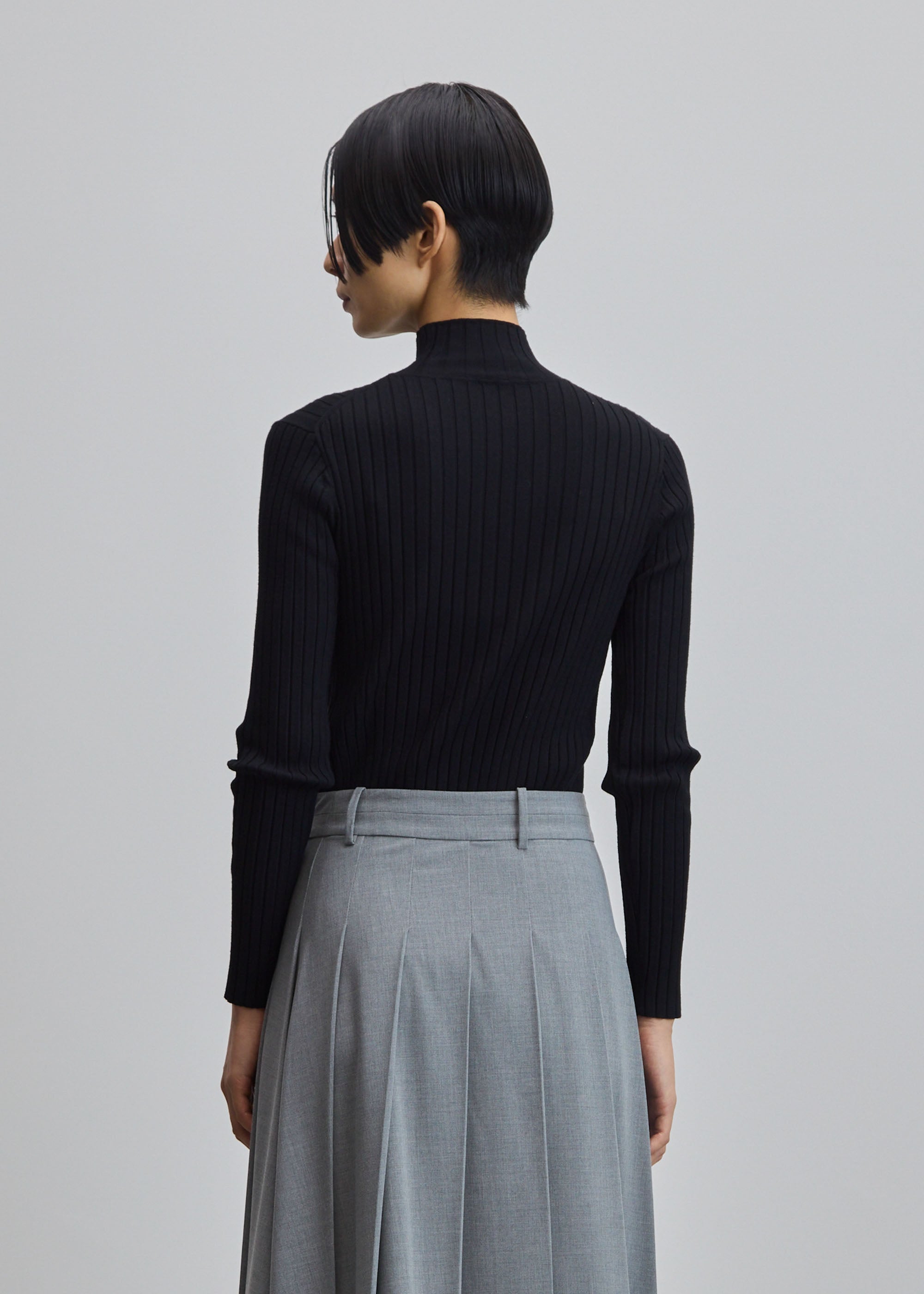 ワイドリブタートルネックニット