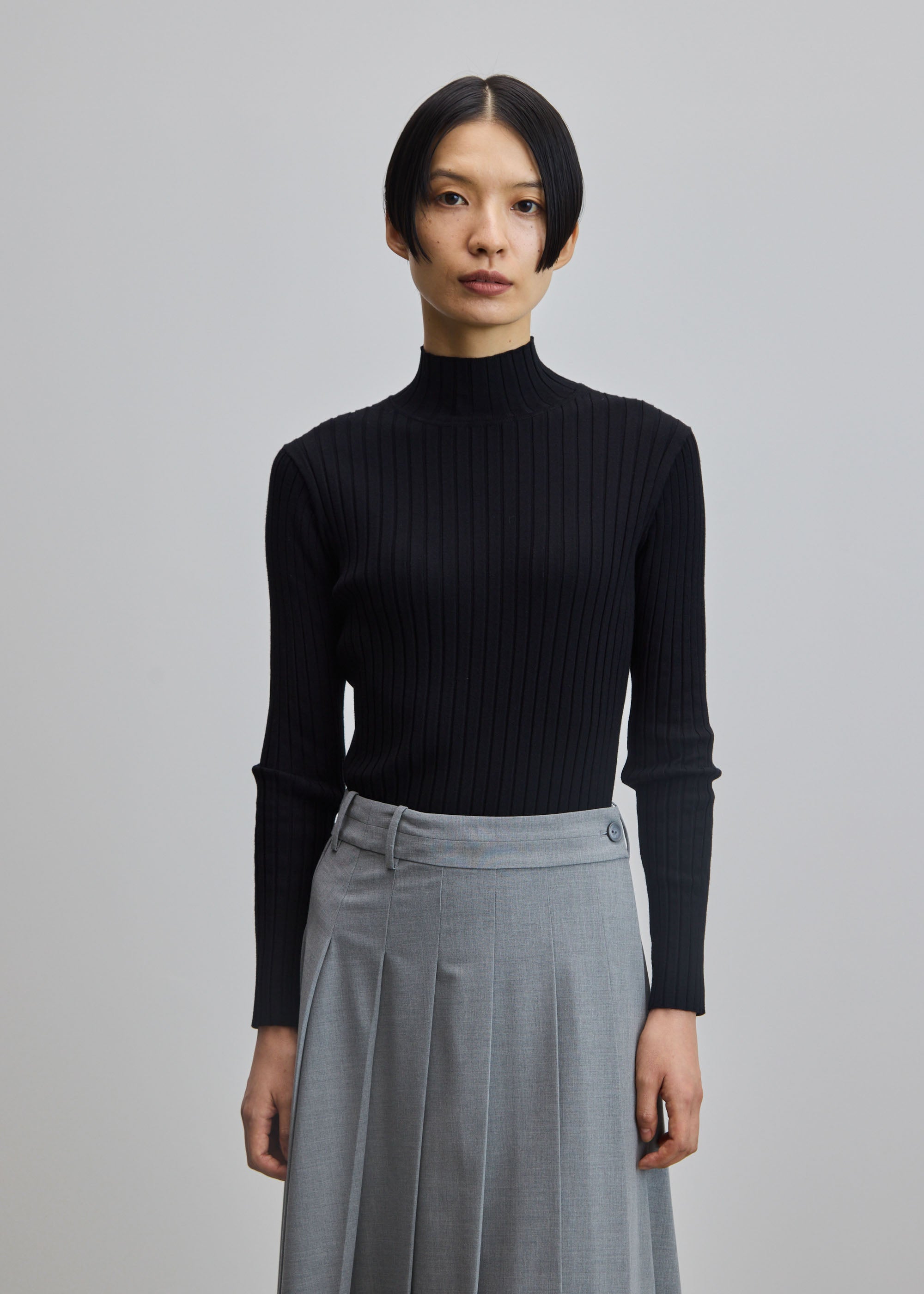 ワイドリブタートルネックニット