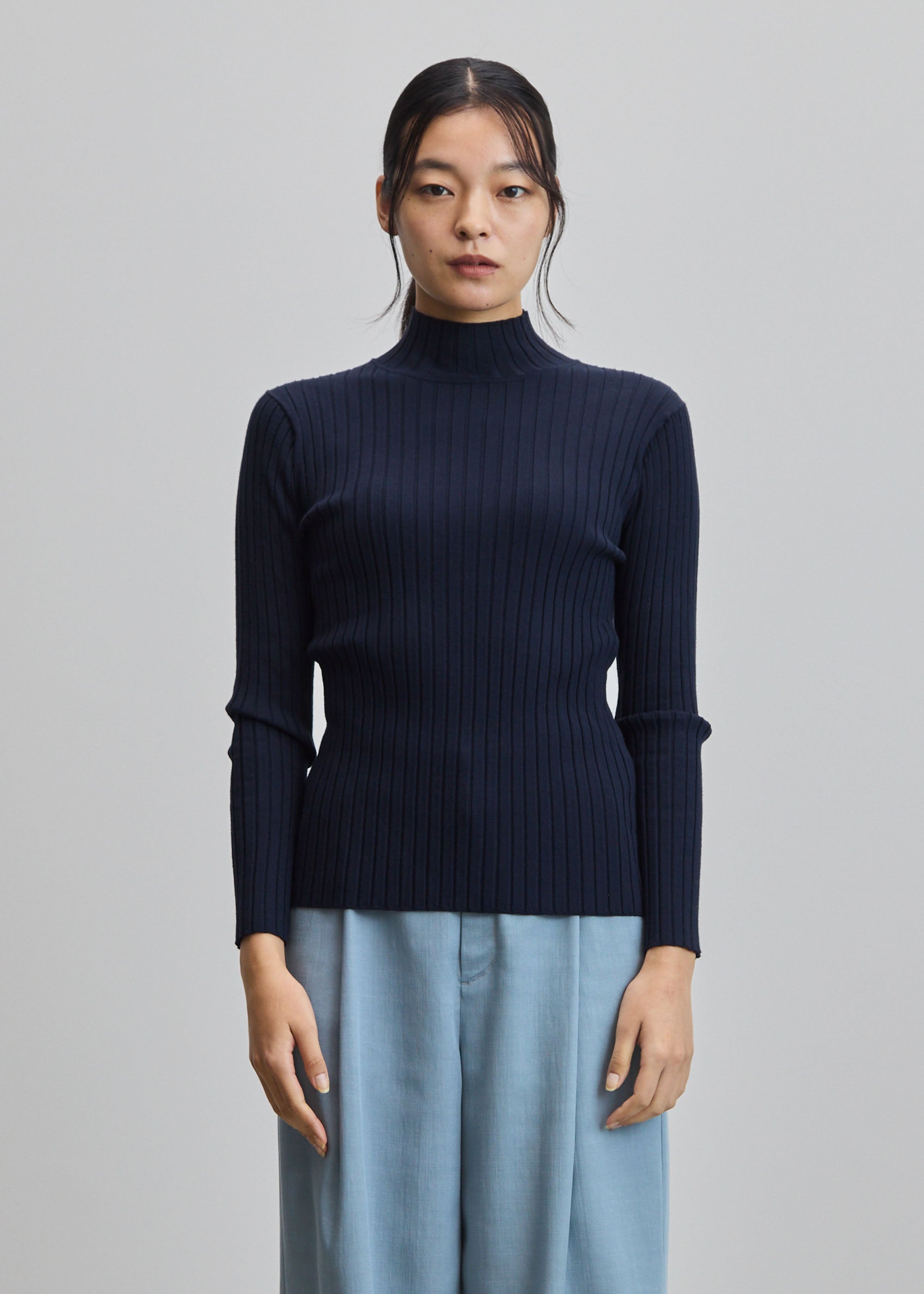 ワイドリブタートルネックニット