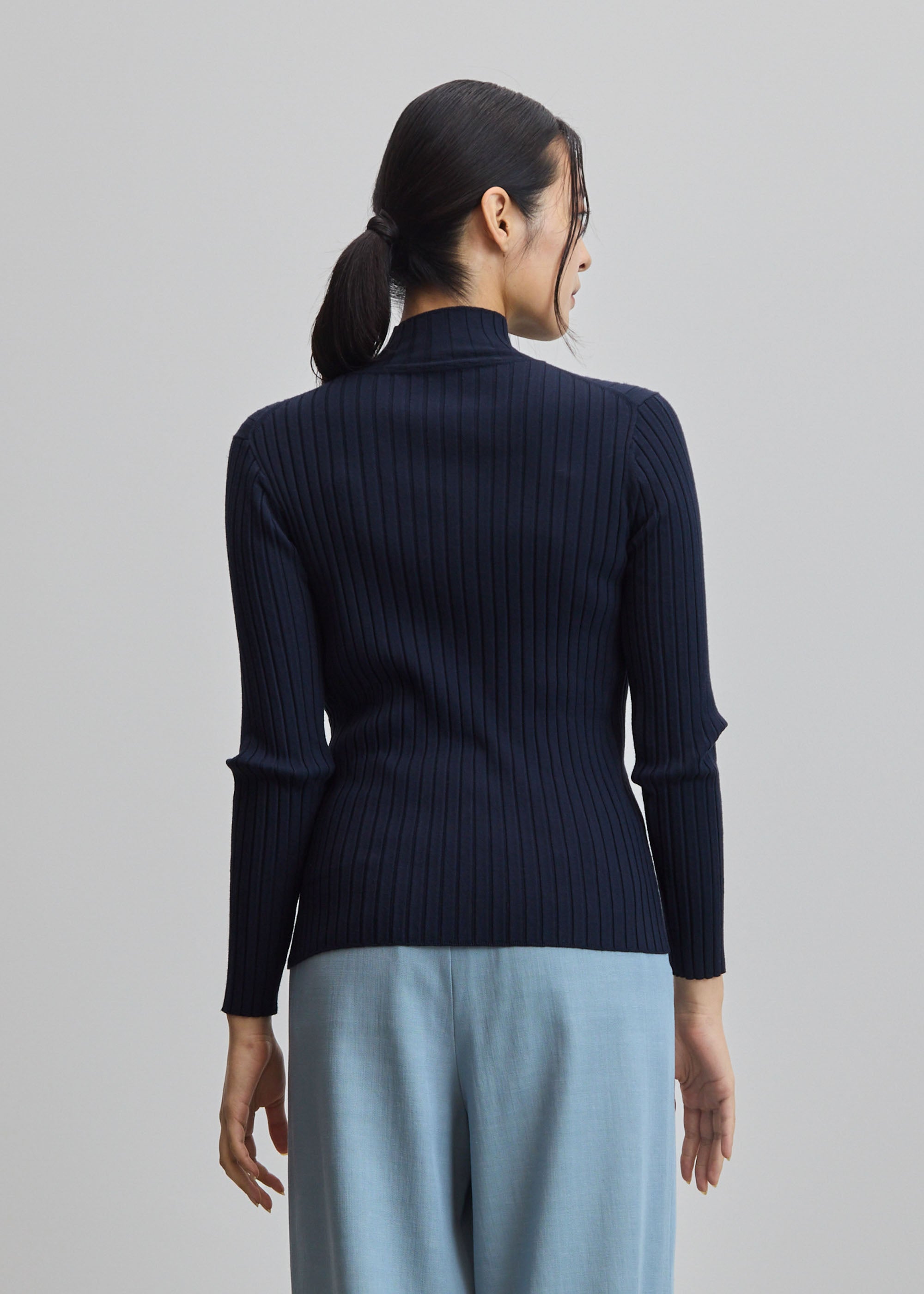 ワイドリブタートルネックニット