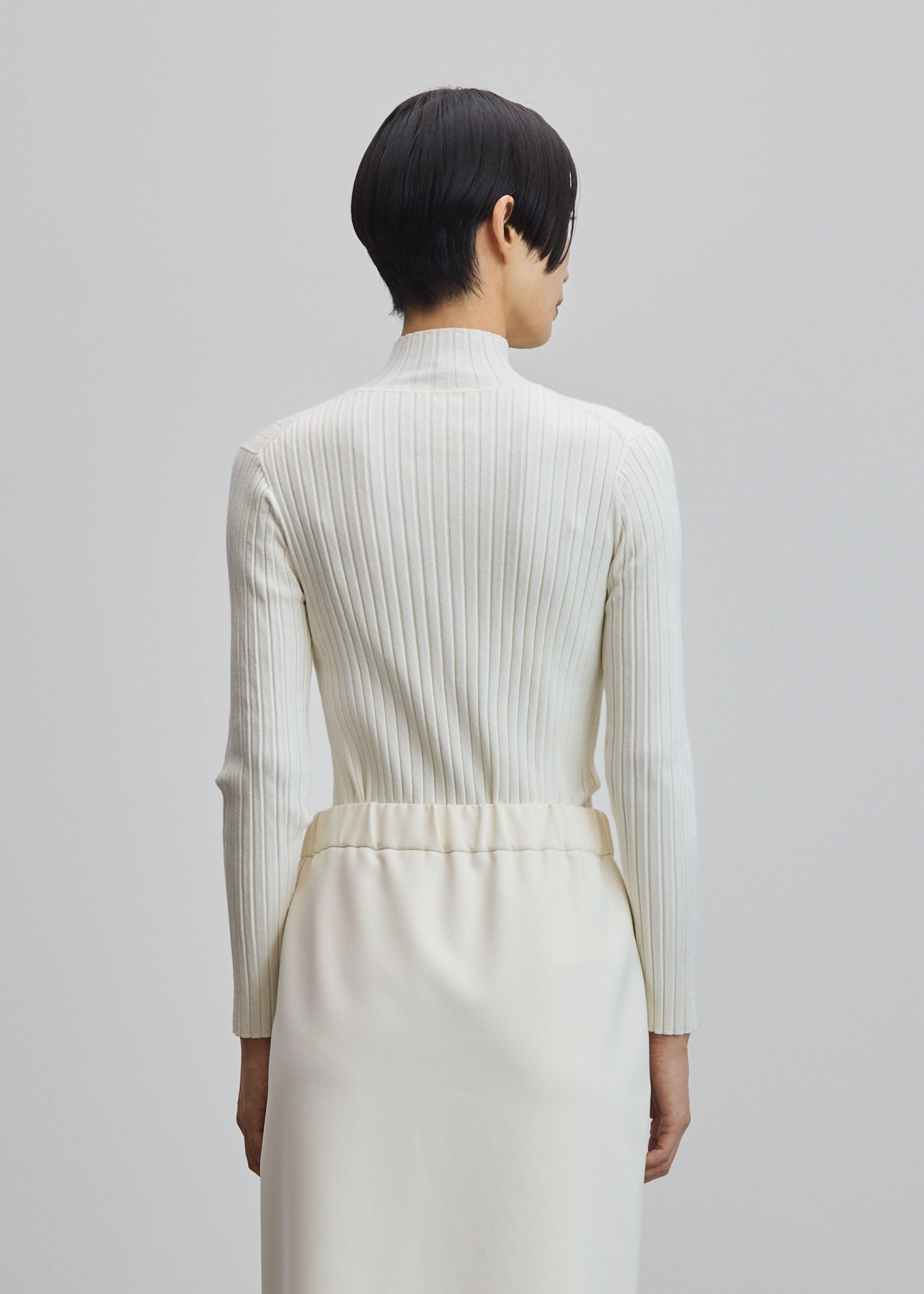 ワイドリブタートルネックニット