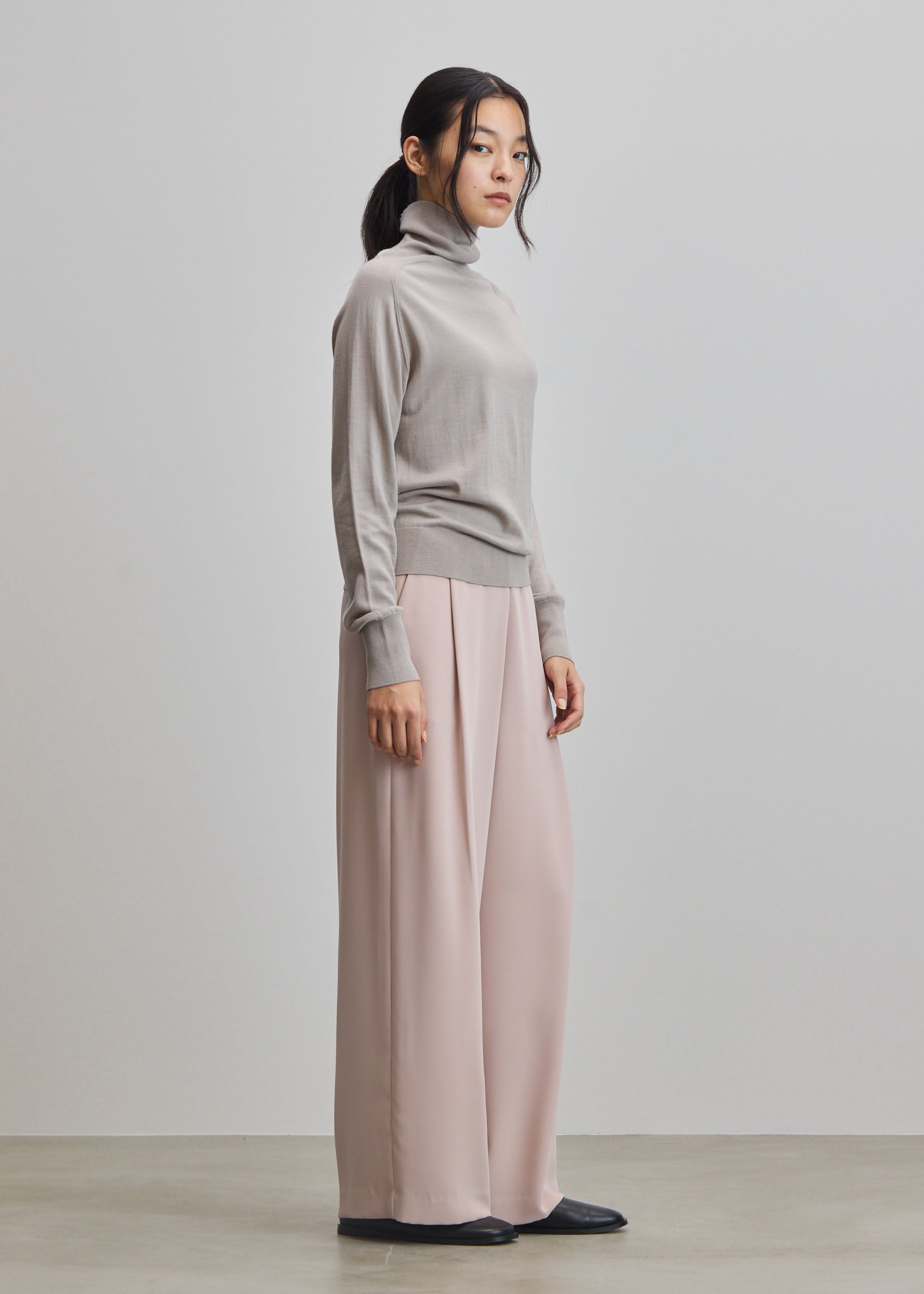 サイドタックワイドパンツ