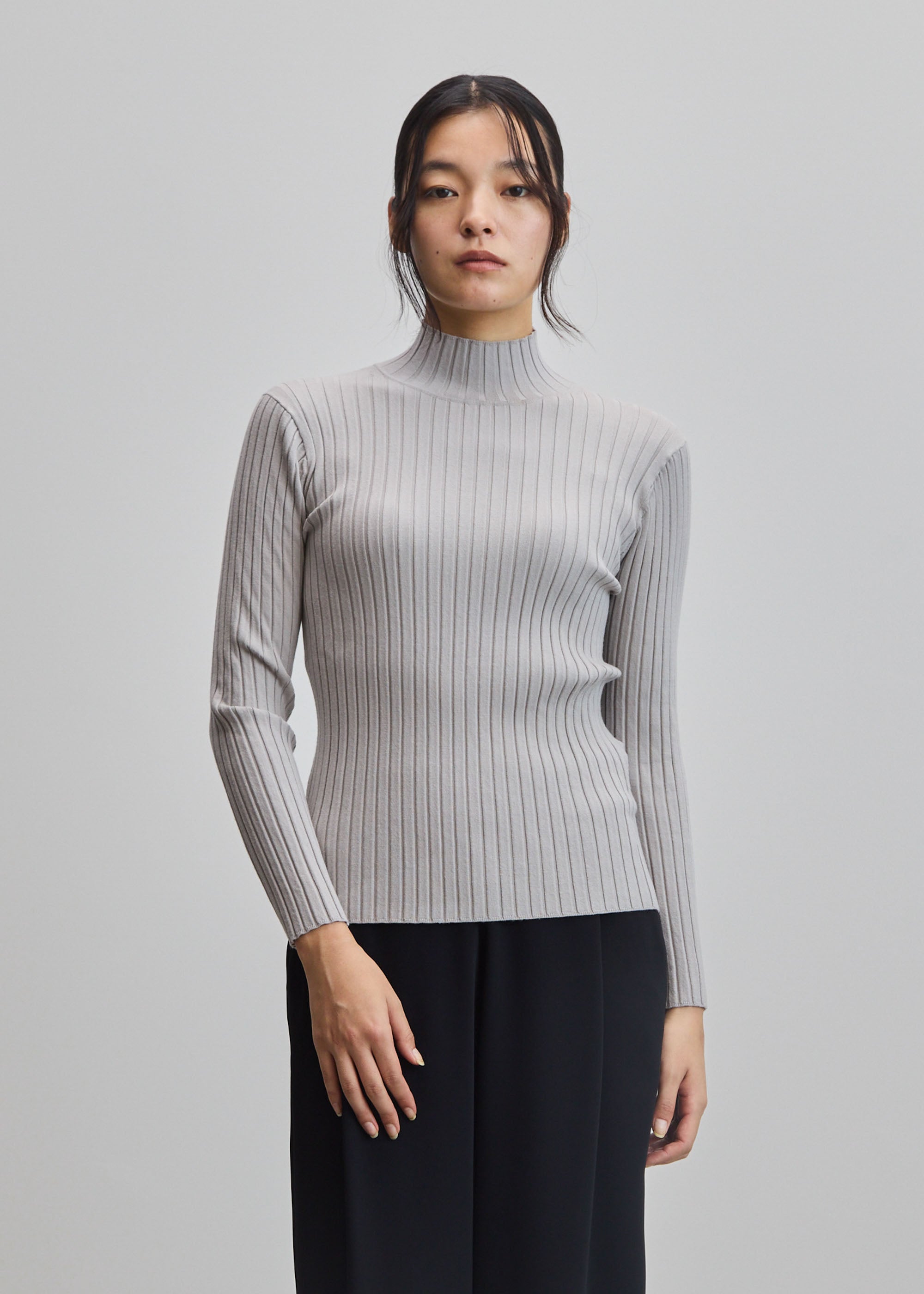 ワイドリブタートルネックニット