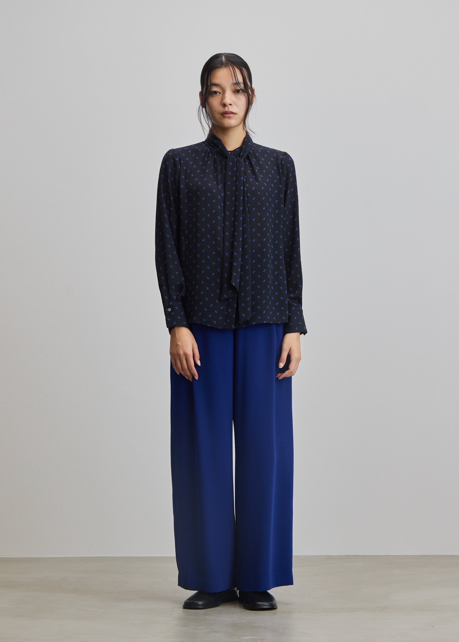 ビット柄スカーフ付きブラウス