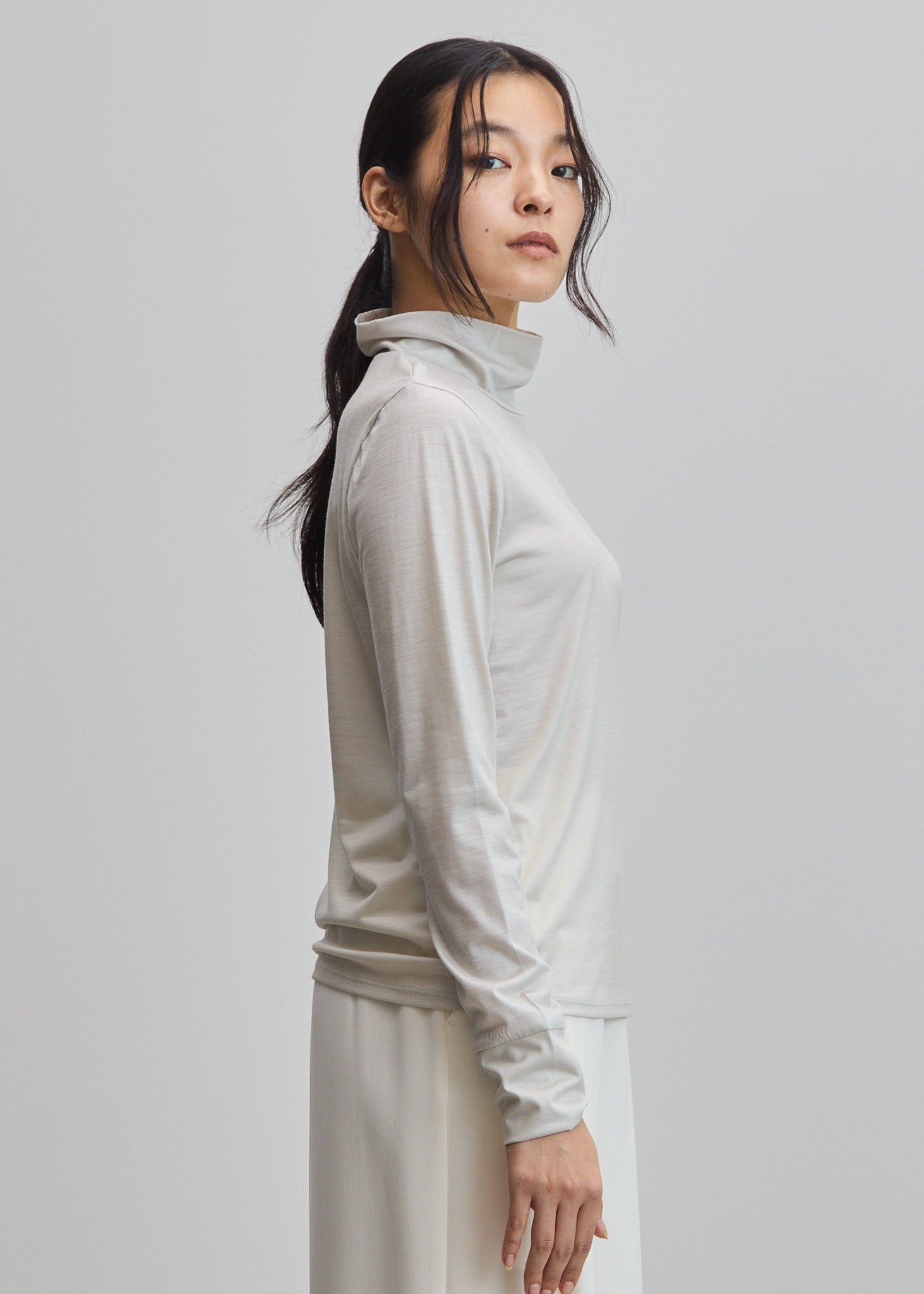 クリアウールタートルネックカットソー