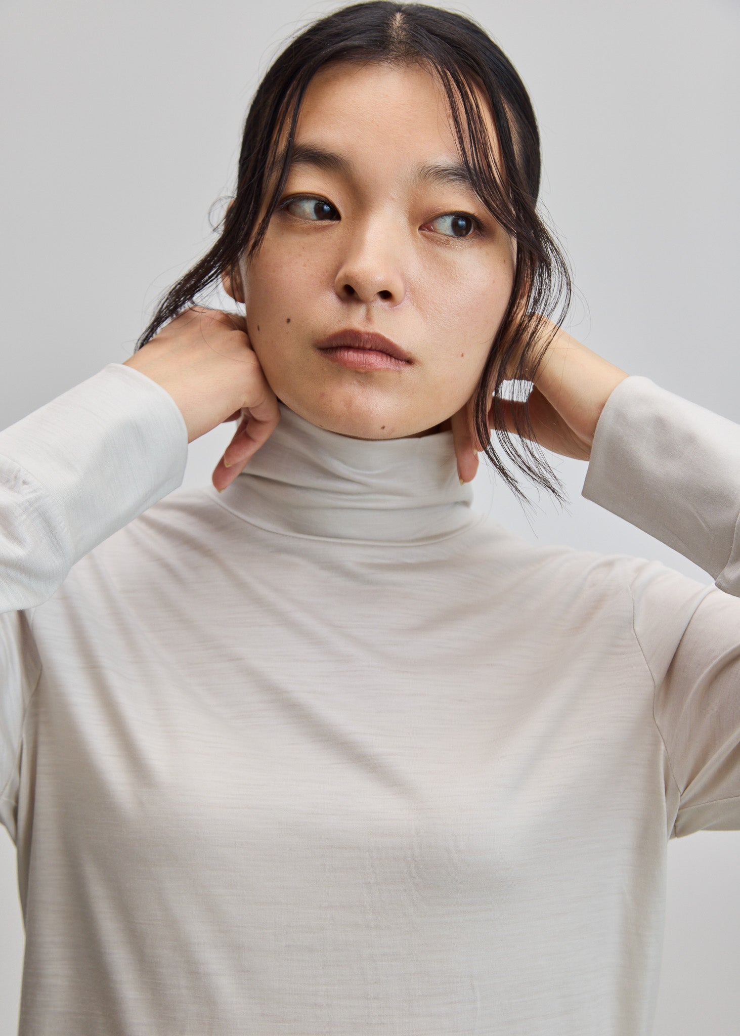 クリアウールタートルネックカットソー