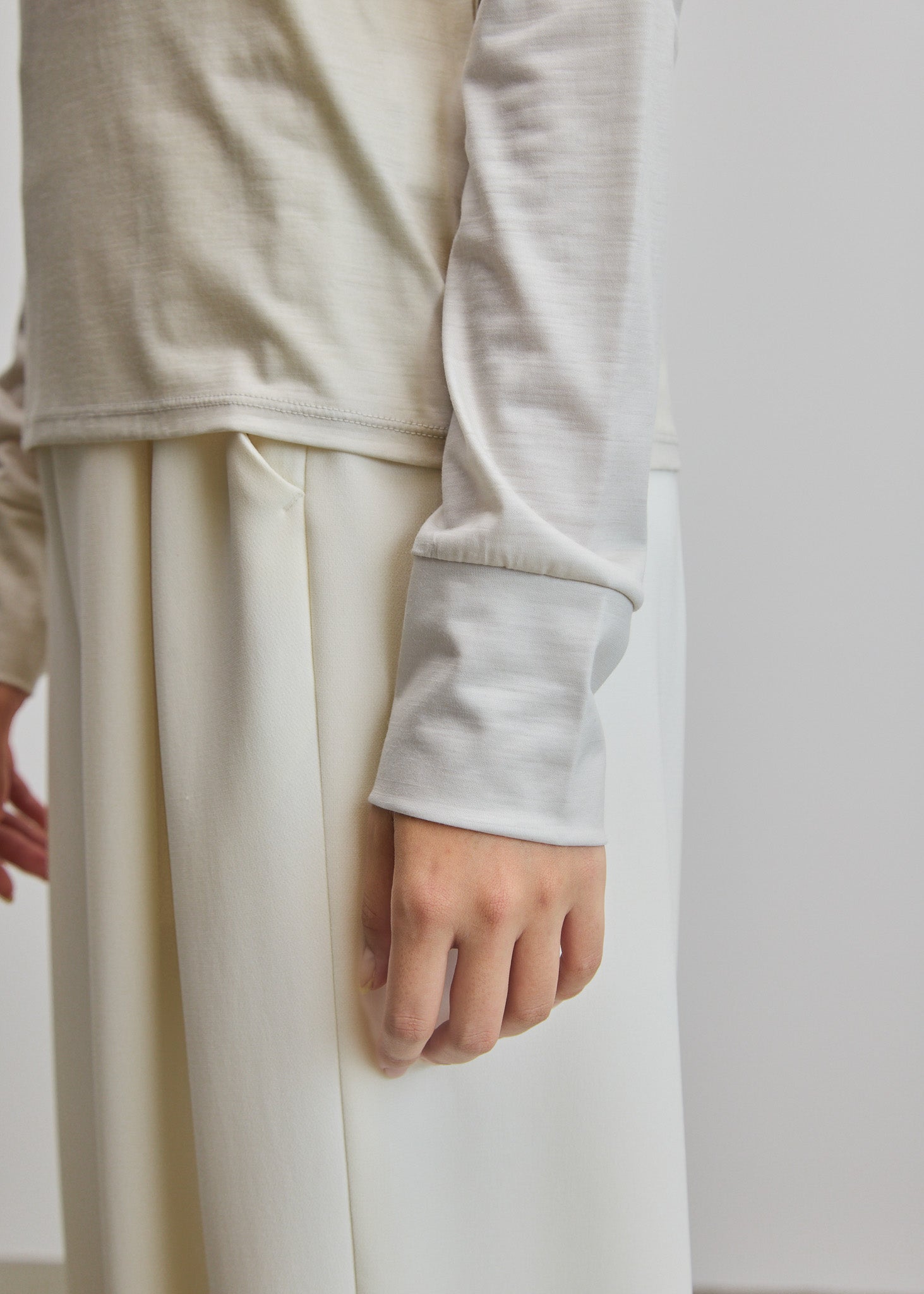 クリアウールタートルネックカットソー