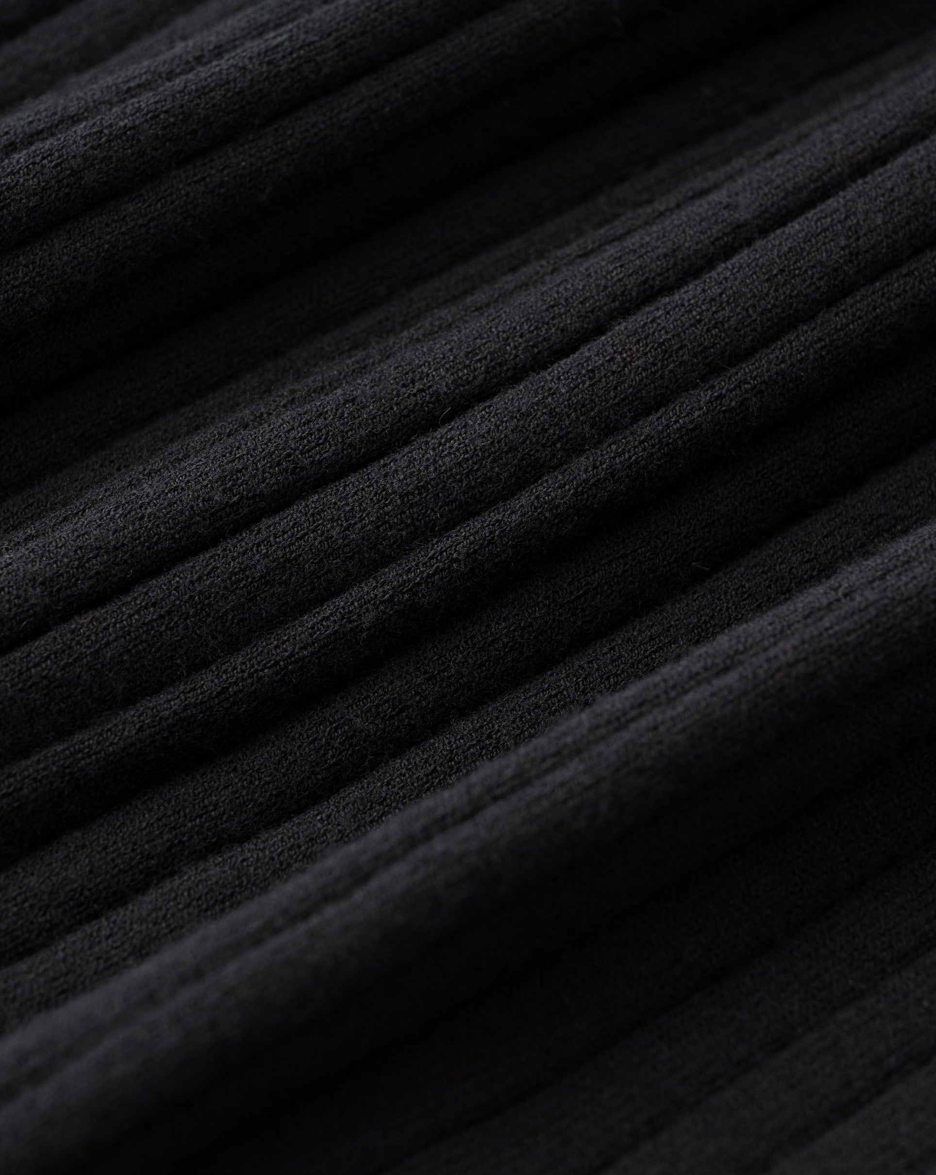 ワイドリブタートルネックニット