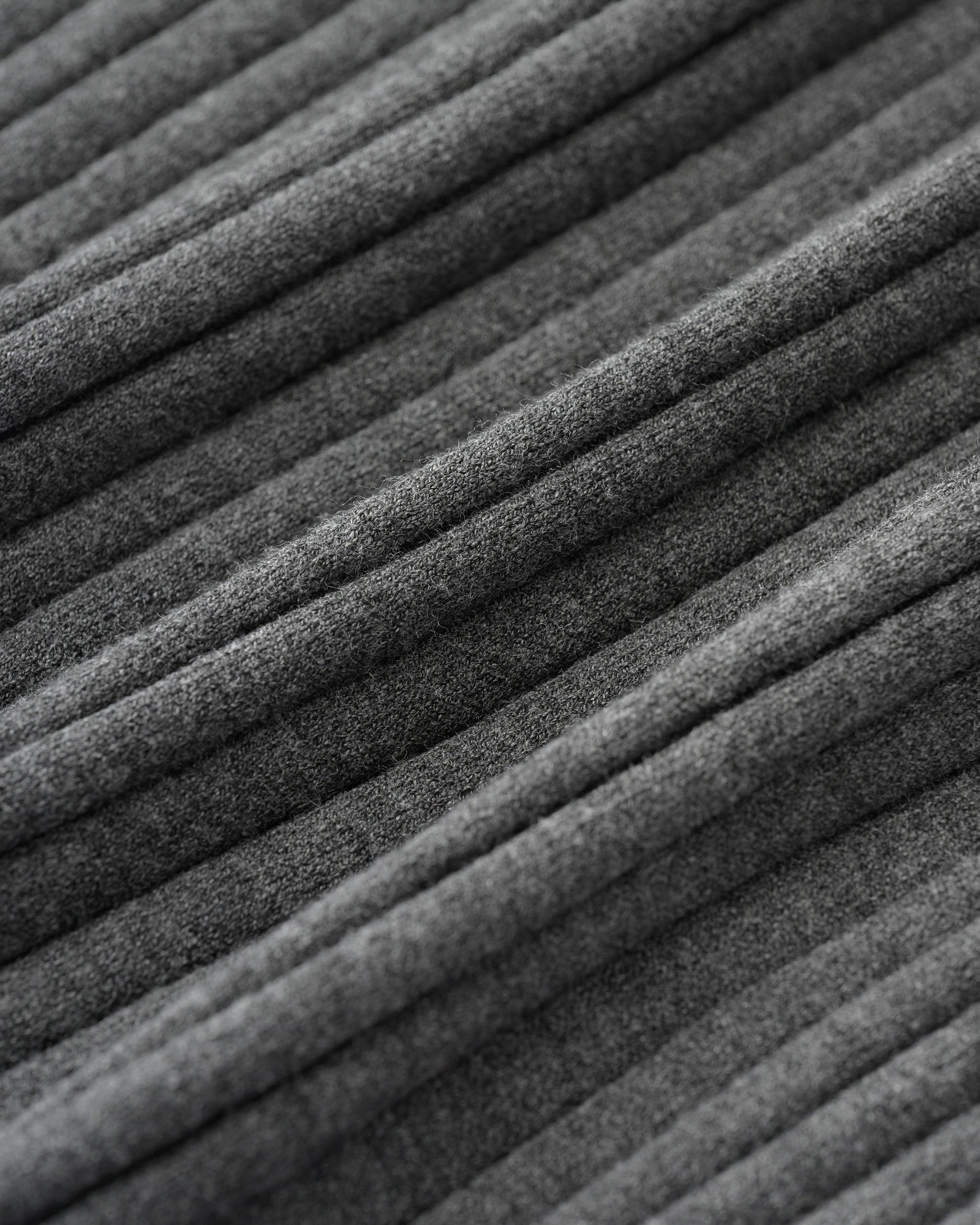 ワイドリブタートルネックニット